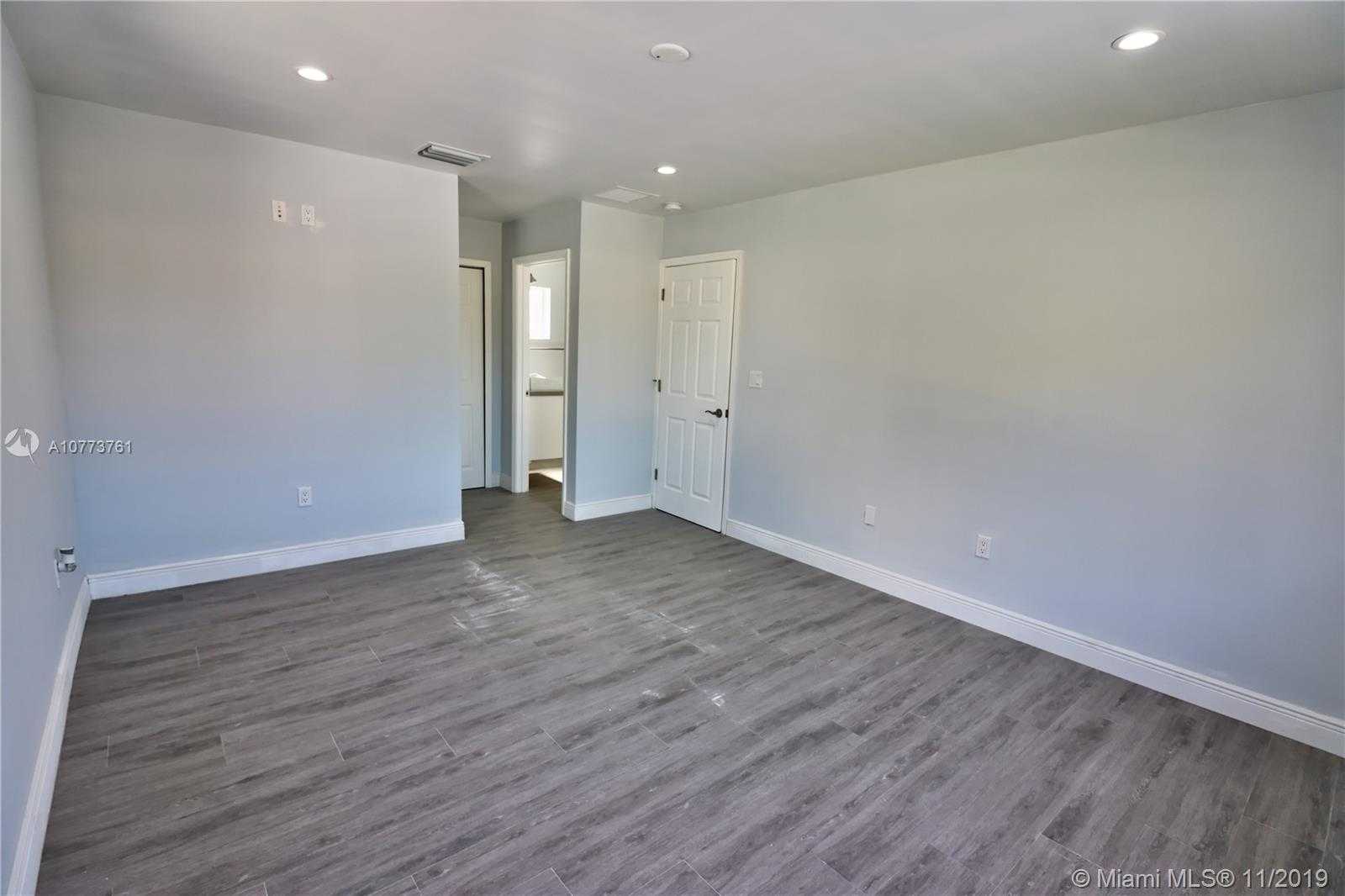 Small Image of 8220 NORTH WEST 181 ST, Miami Number 23