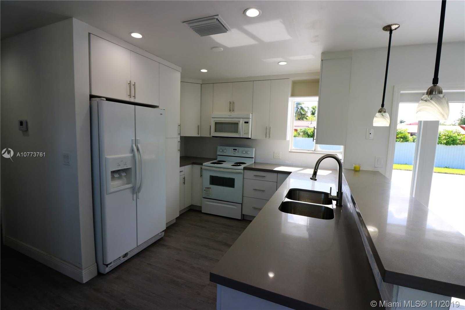 Small Image of 8220 NORTH WEST 181 ST, Miami Number 24