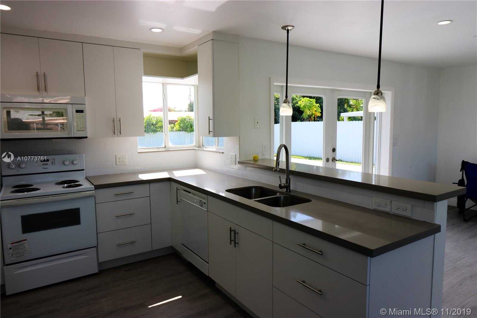 Small Image of 8220 NORTH WEST 181 ST, Miami Number 25