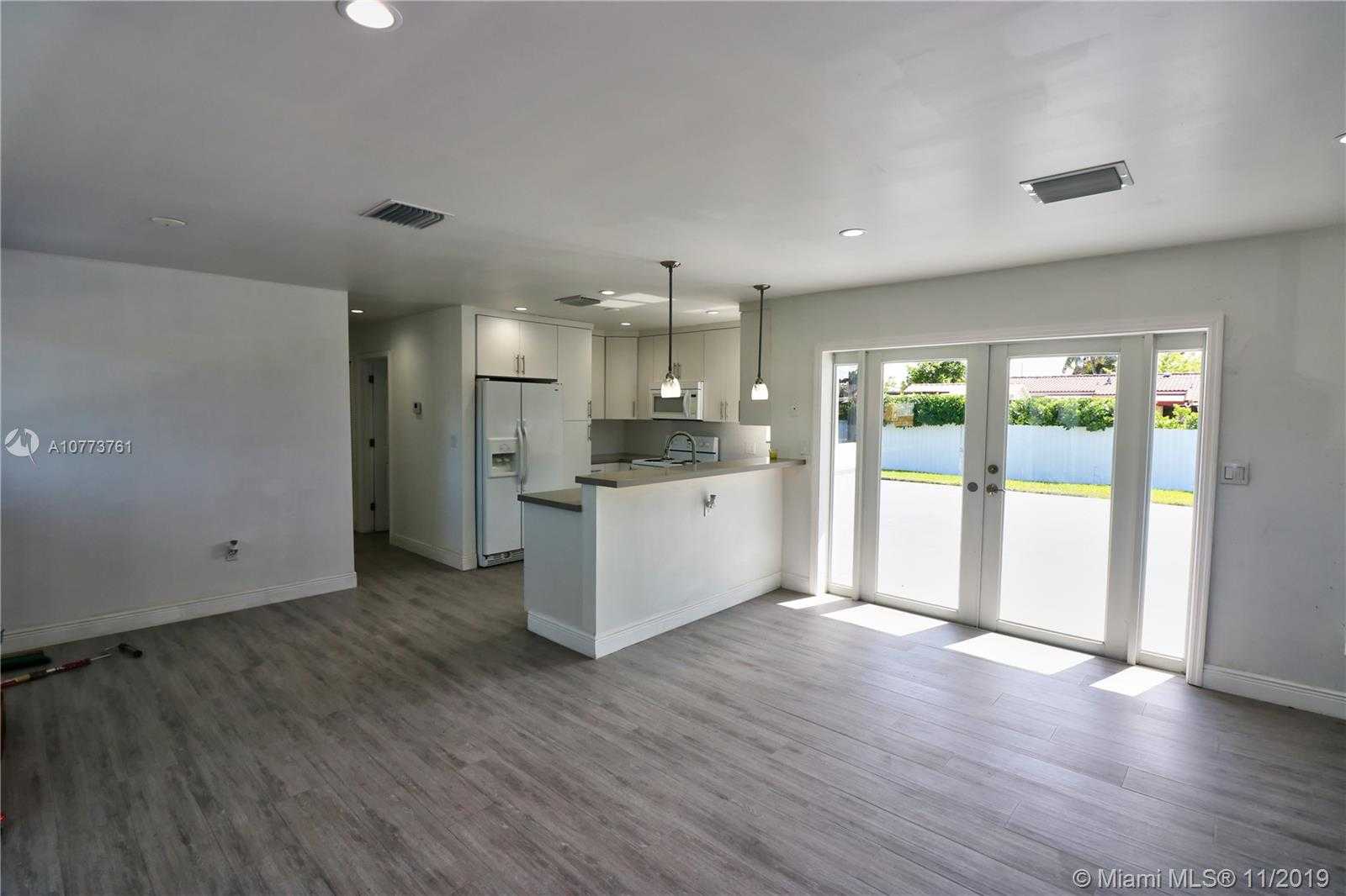 Small Image of 8220 NORTH WEST 181 ST, Miami Number 26