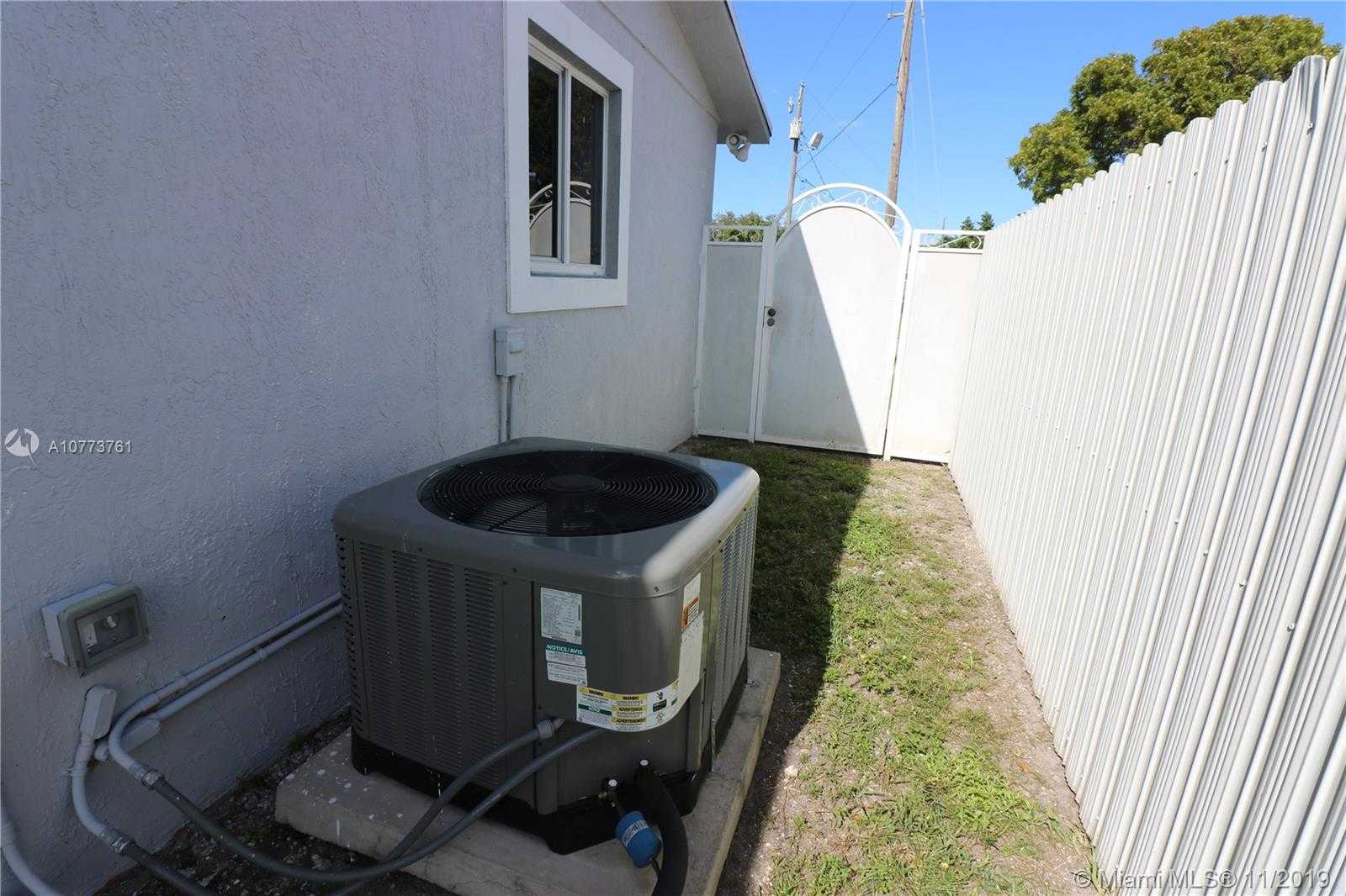 Small Image of 8220 NORTH WEST 181 ST, Miami Number 30