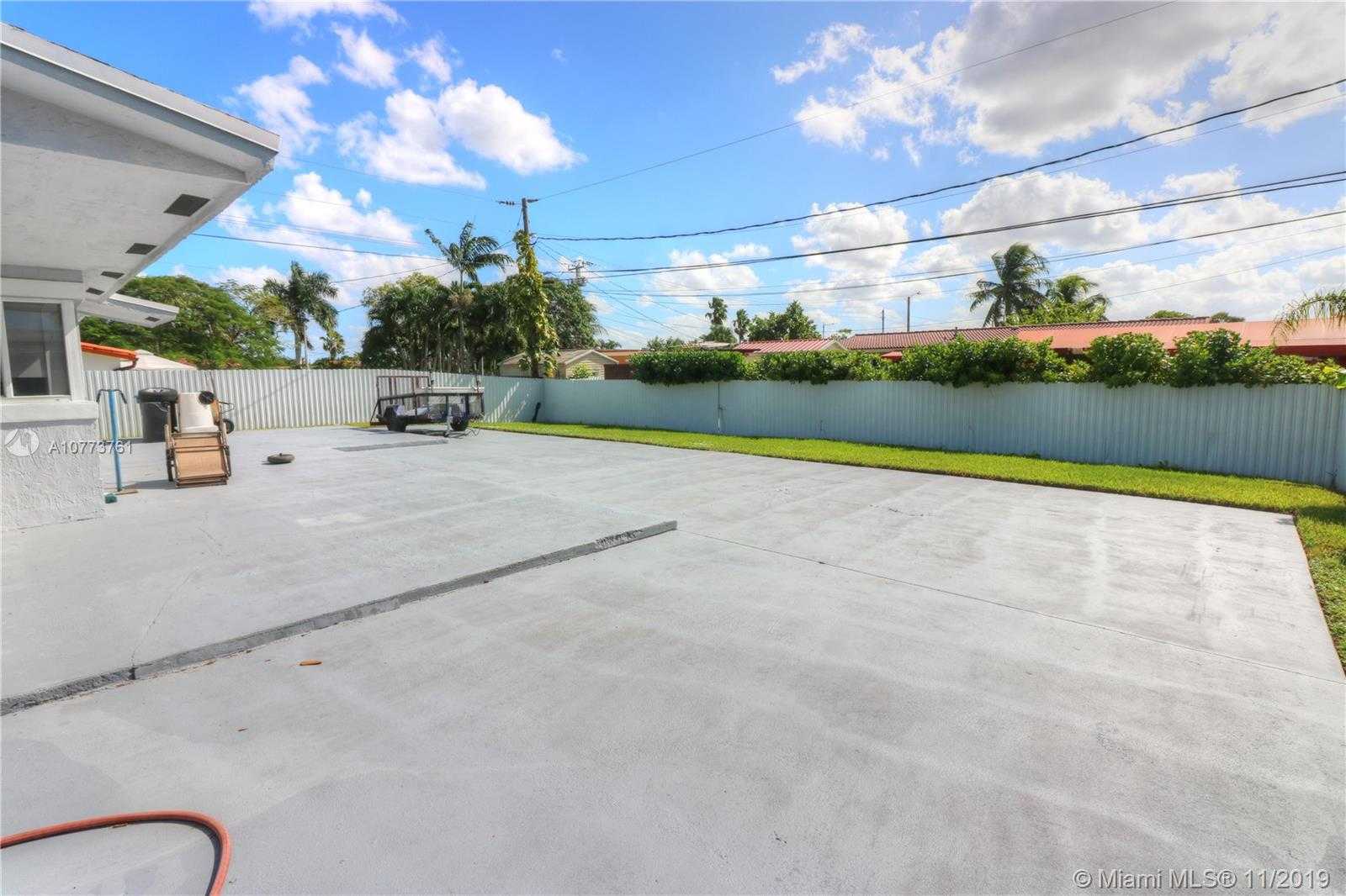Small Image of 8220 NORTH WEST 181 ST, Miami Number 7