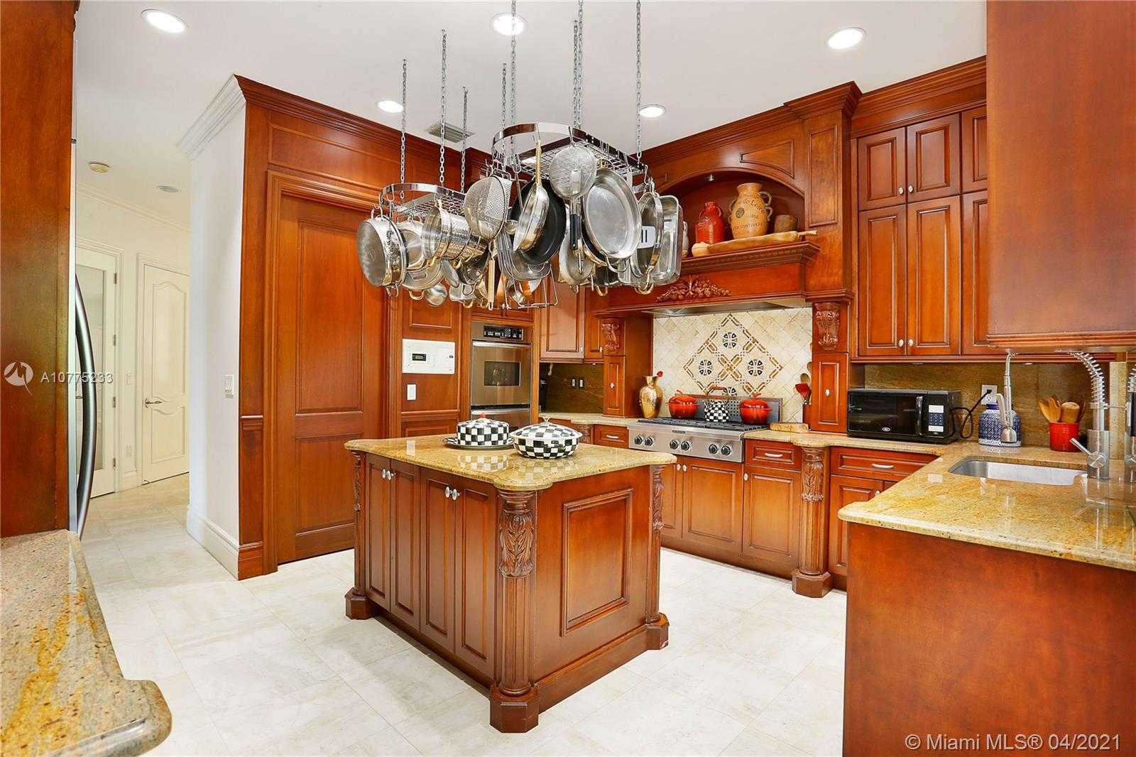Small Image of 355 COSTANERA RD, Coral Gables Number 11