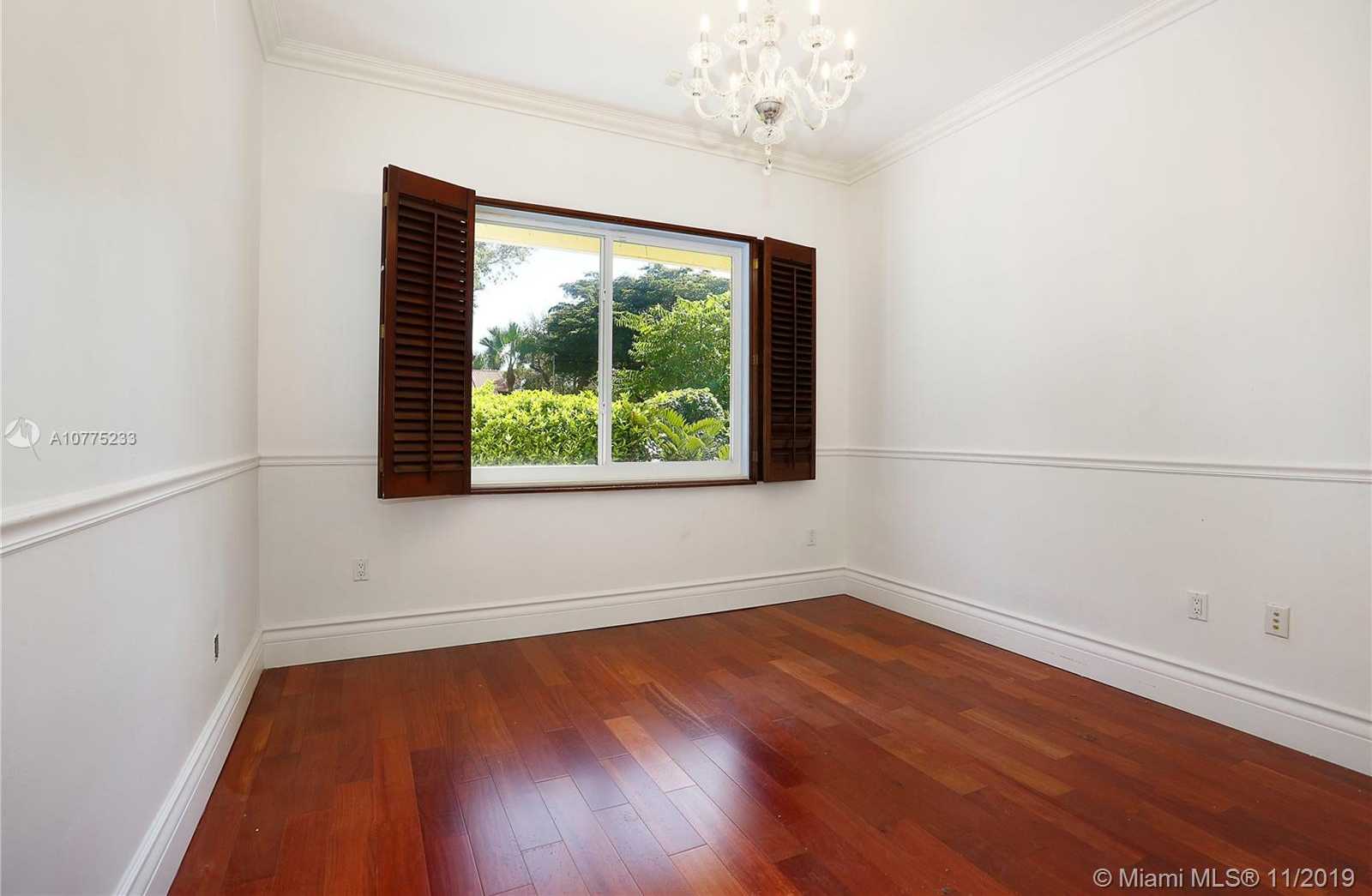 Small Image of 355 COSTANERA RD, Coral Gables Number 18