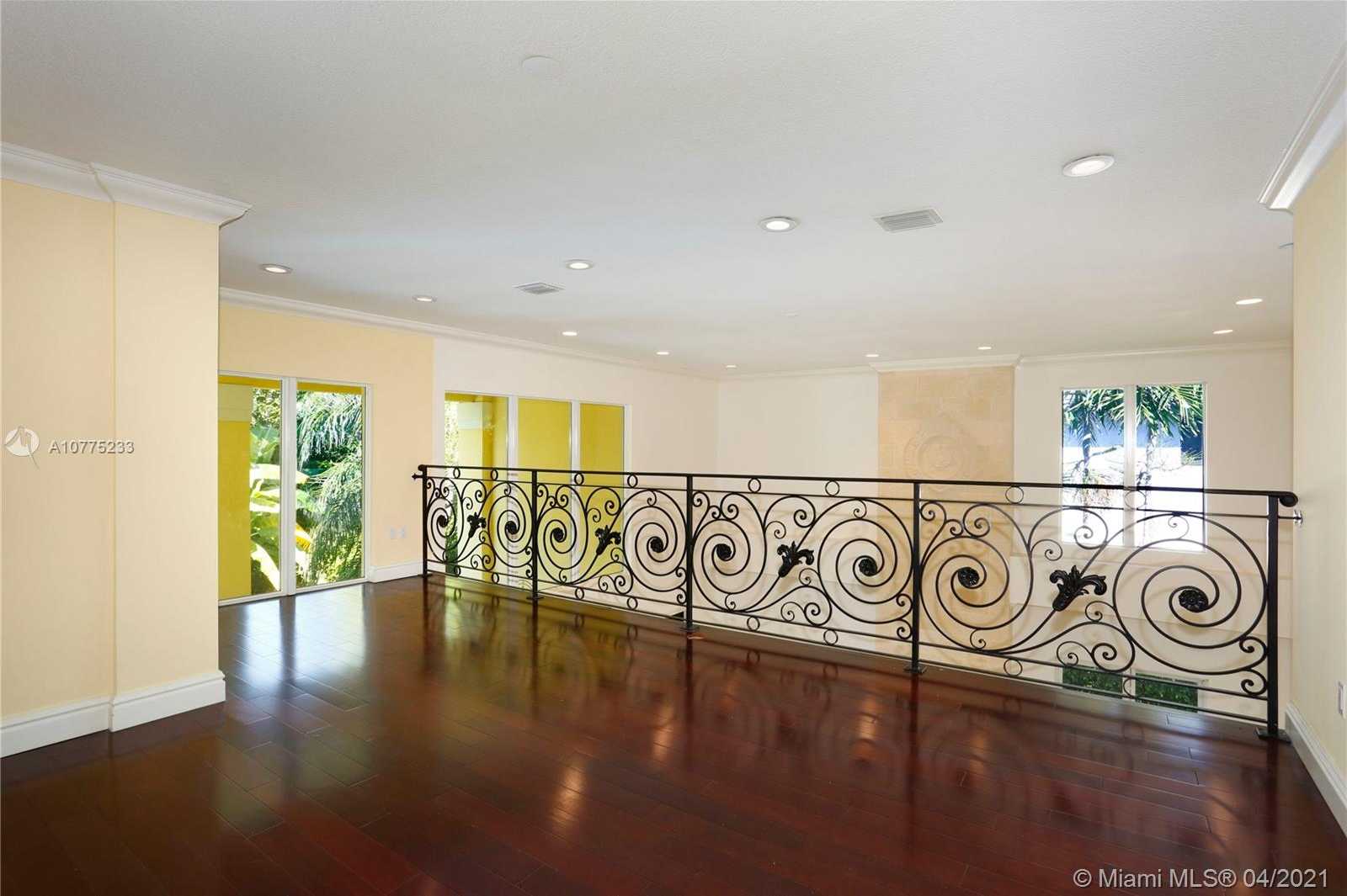 Small Image of 355 COSTANERA RD, Coral Gables Number 20