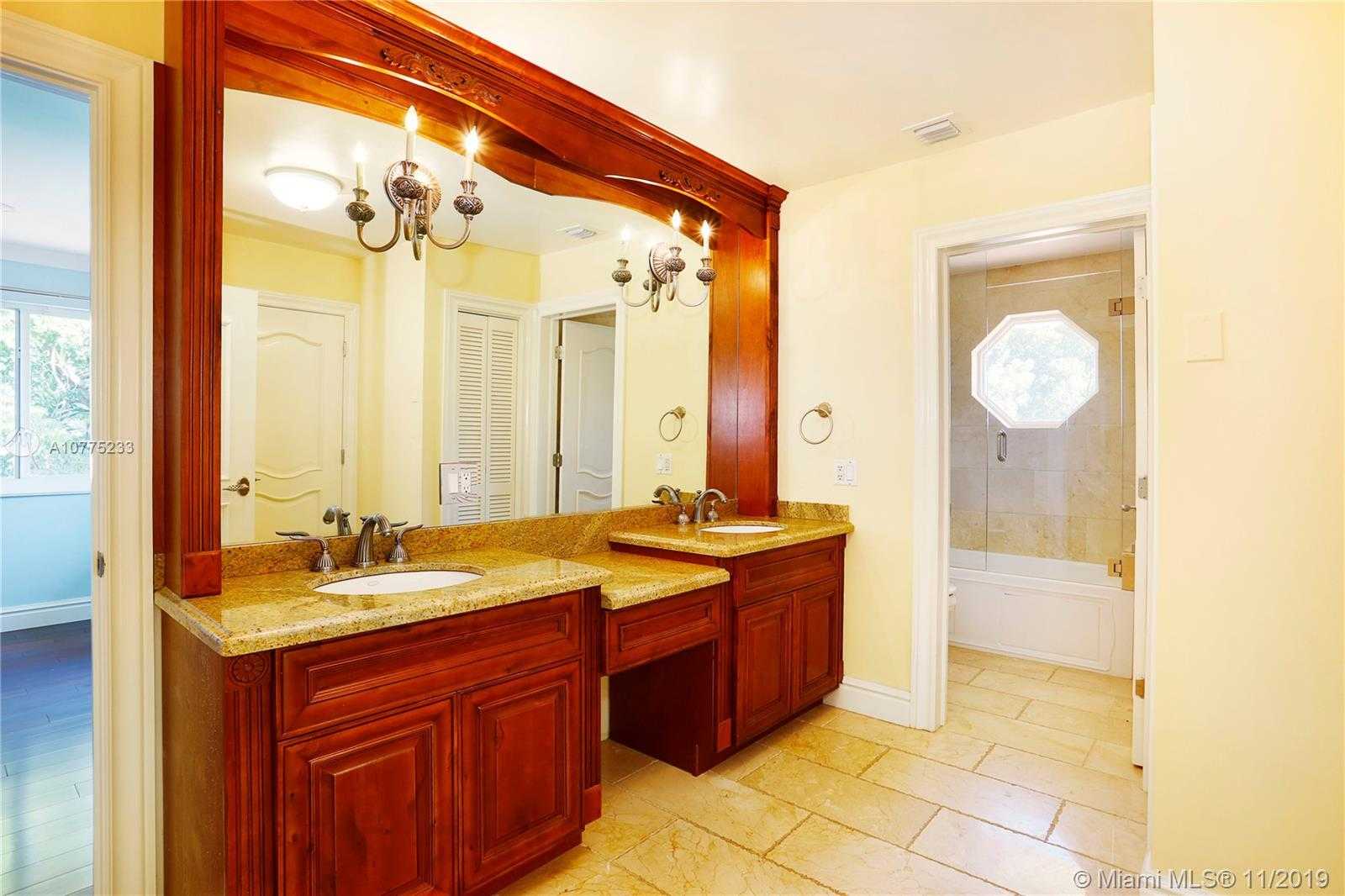 Small Image of 355 COSTANERA RD, Coral Gables Number 22