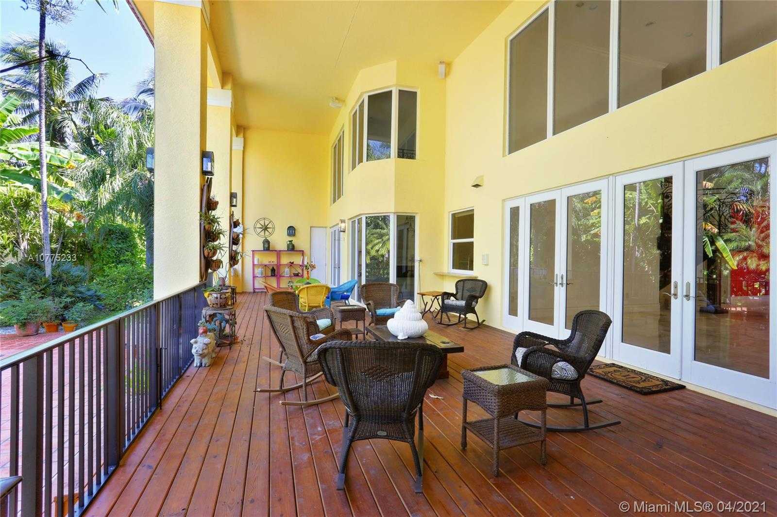 Small Image of 355 COSTANERA RD, Coral Gables Number 26
