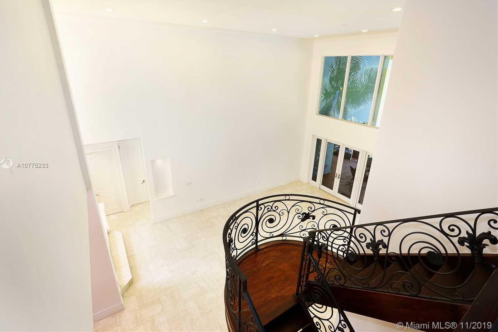 Small Image of 355 COSTANERA RD, Coral Gables Number 7