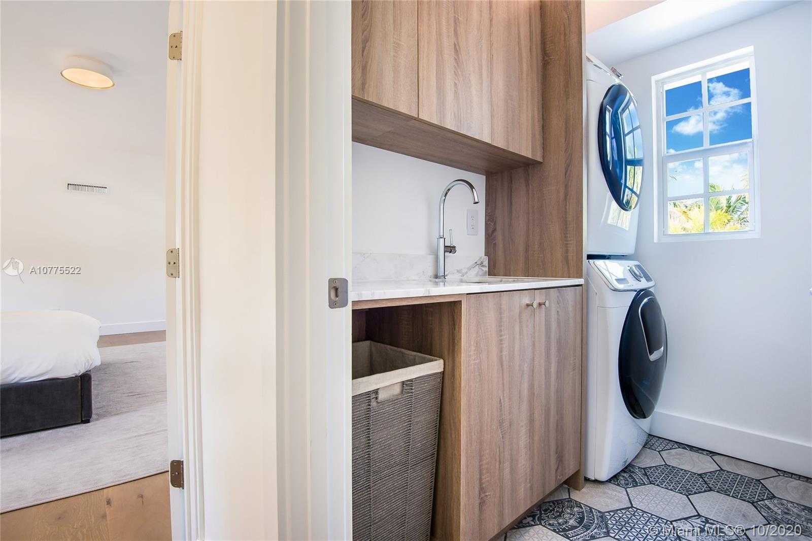 Small Image of 939 WEST 47TH CT, Miami Beach Number 17