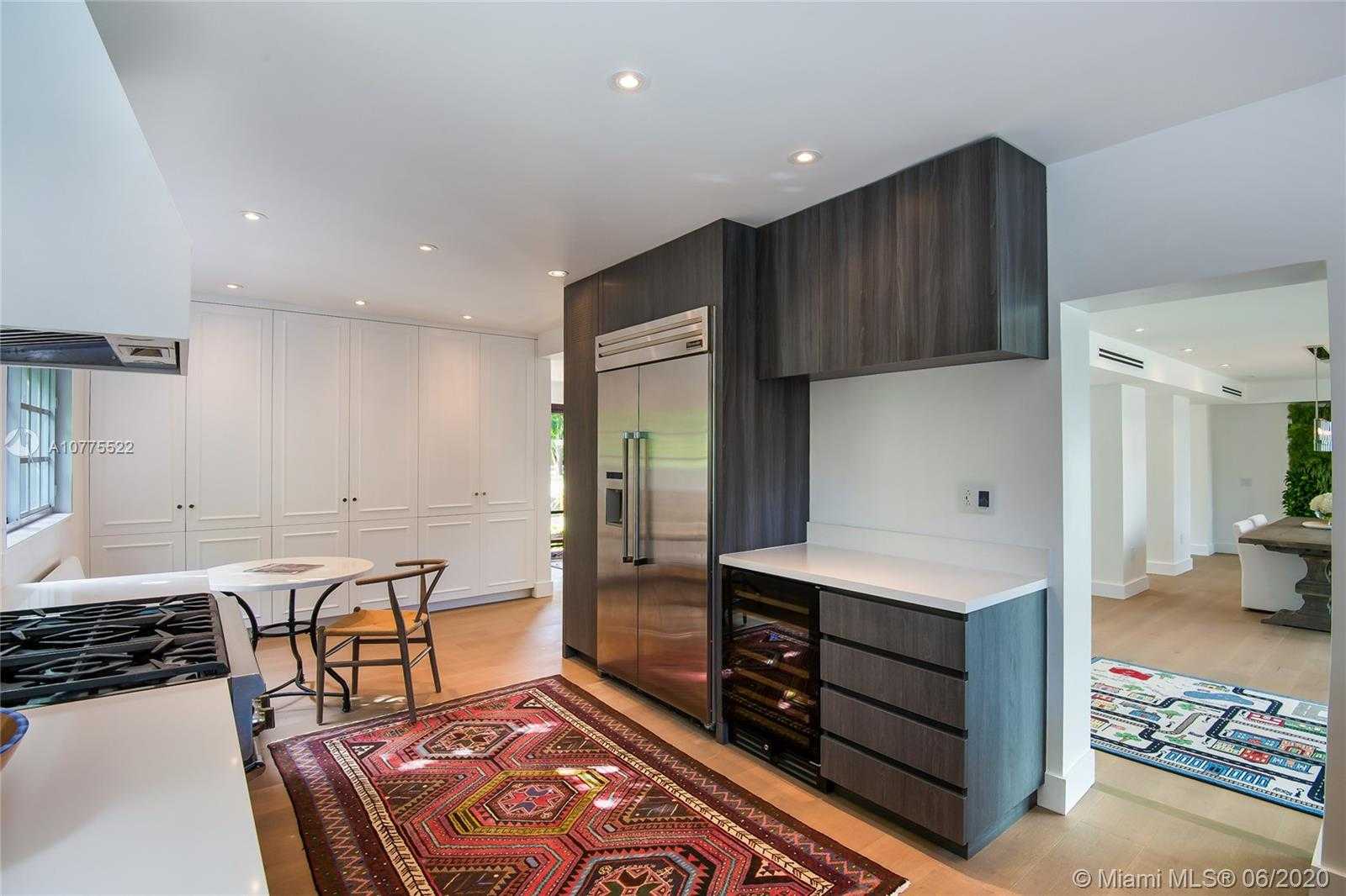 Small Image of 939 WEST 47TH CT, Miami Beach Number 2