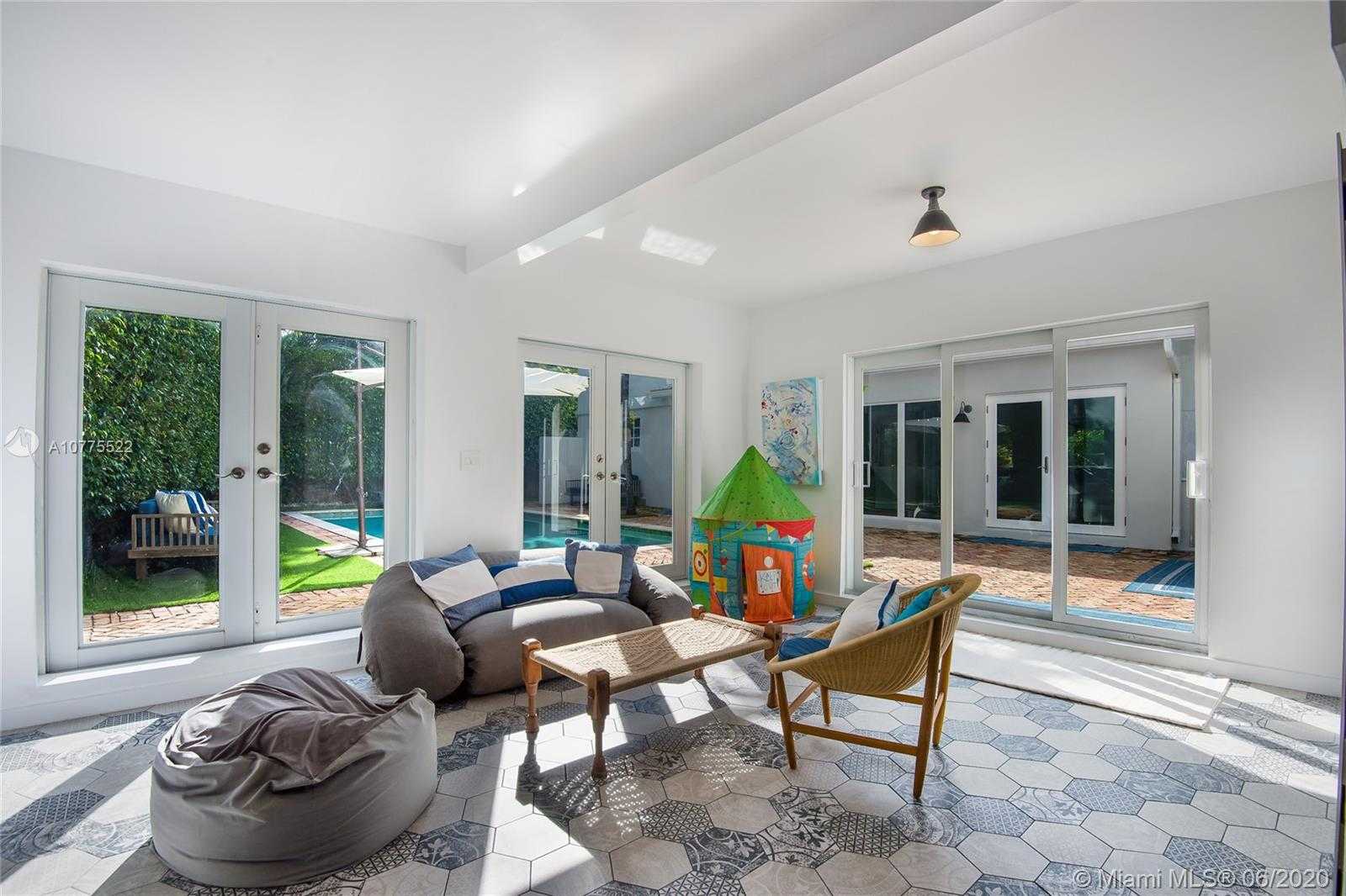 Small Image of 939 WEST 47TH CT, Miami Beach Number 23