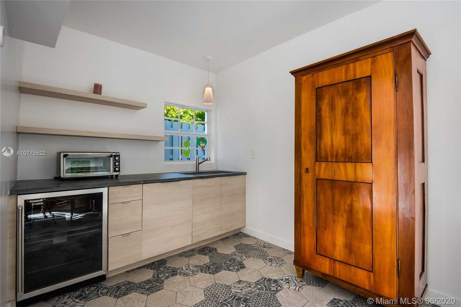 Small Image of 939 WEST 47TH CT, Miami Beach Number 24