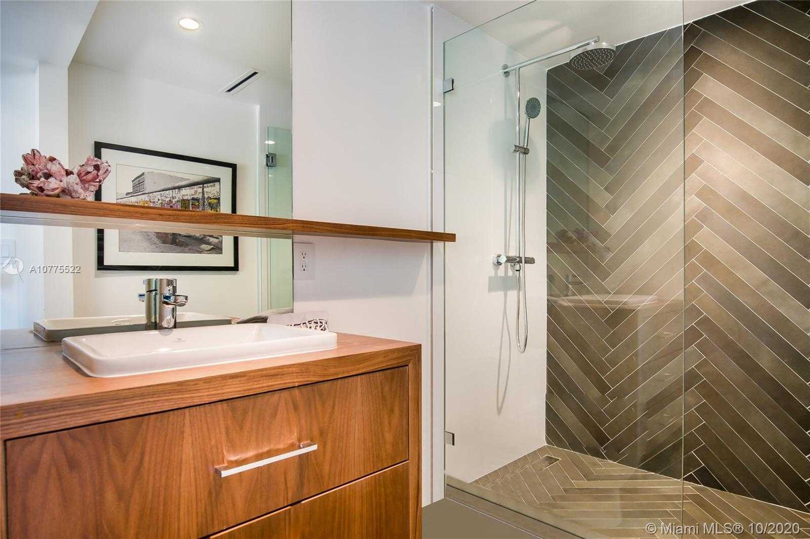 Small Image of 939 WEST 47TH CT, Miami Beach Number 7