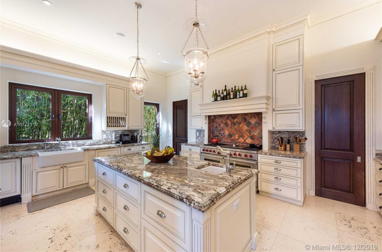 Small Image of 714 LAKEVIEW DR, Miami Beach Number 18