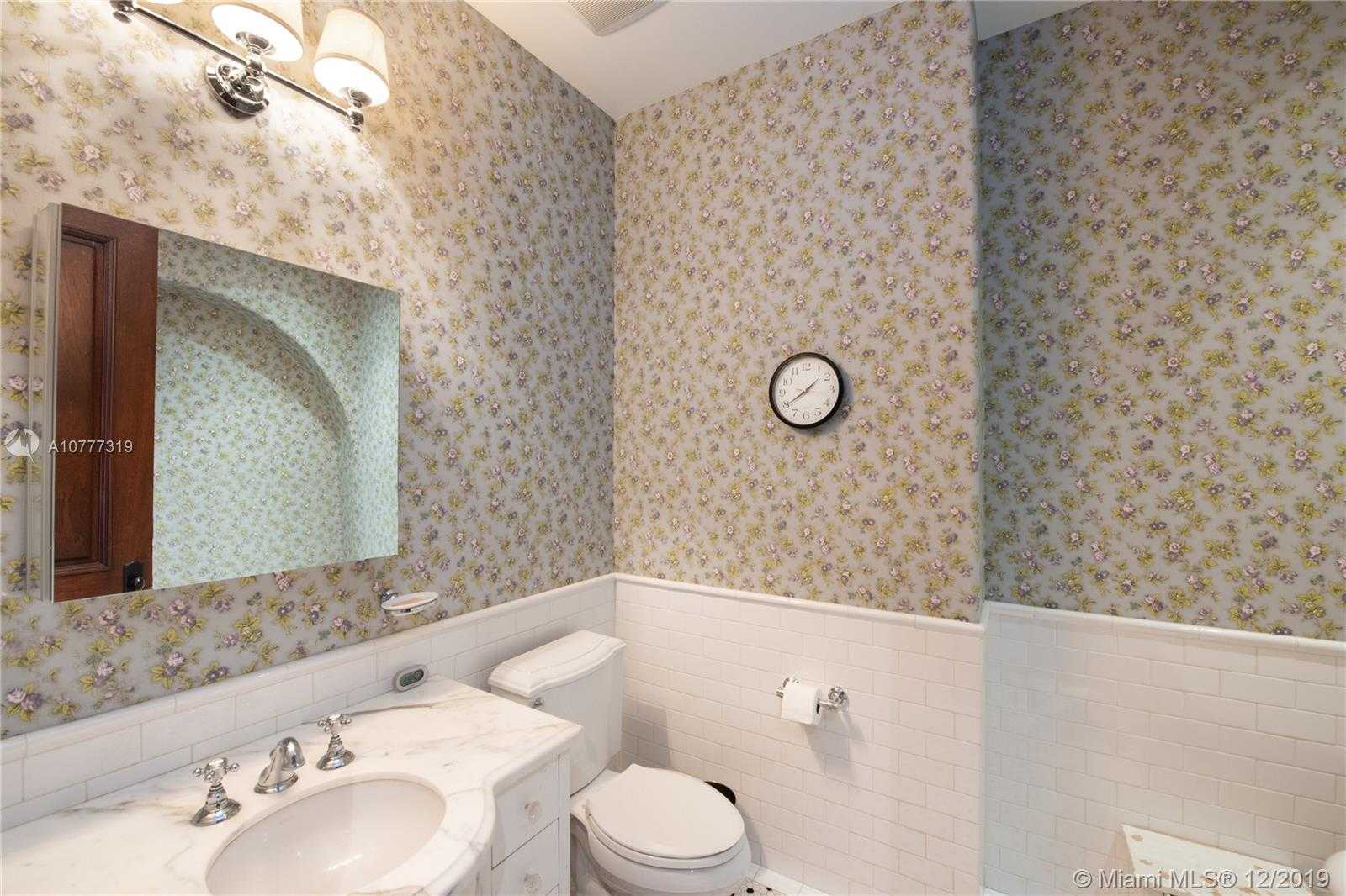Small Image of 714 LAKEVIEW DR, Miami Beach Number 26