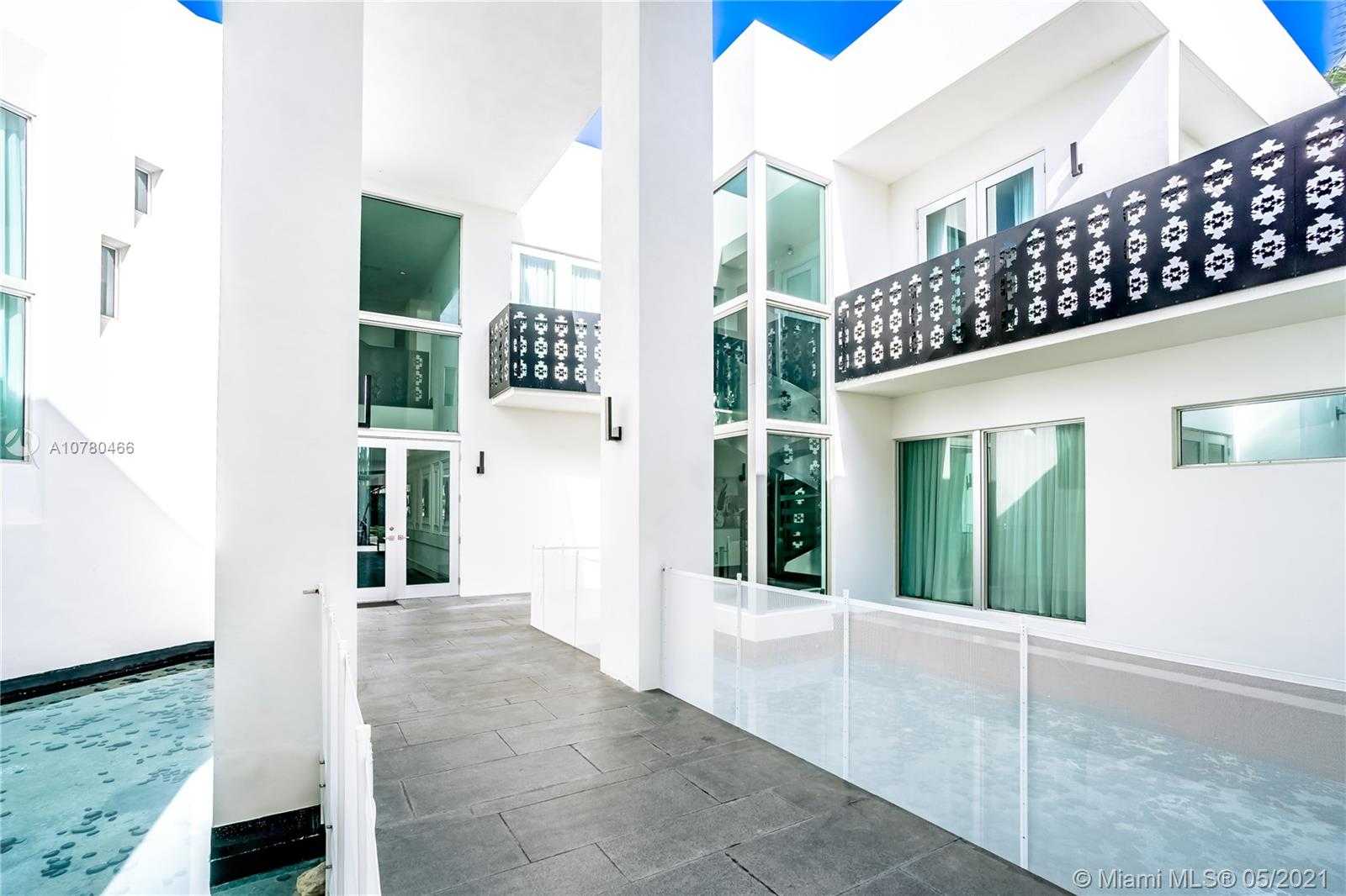 Small Image of 56 BAL BAY DR, Bal Harbour Number 11
