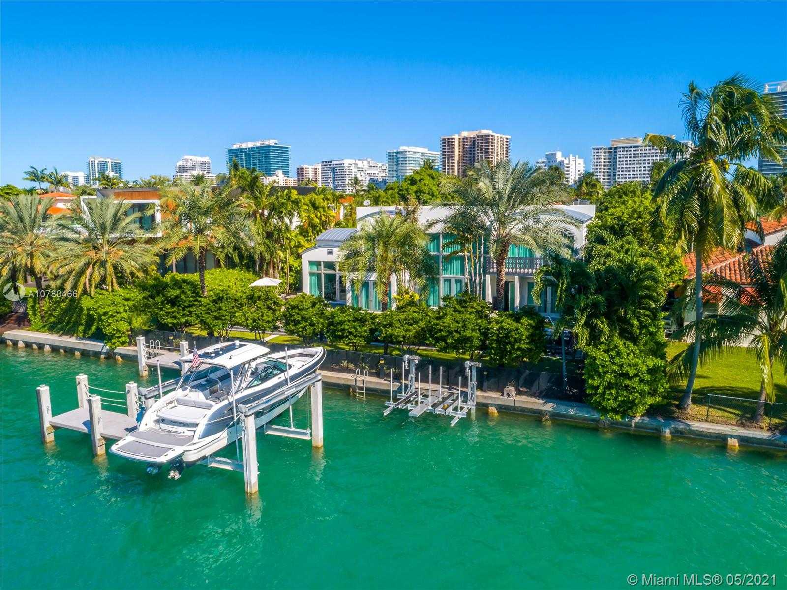 Small Image of 56 BAL BAY DR, Bal Harbour Number 2