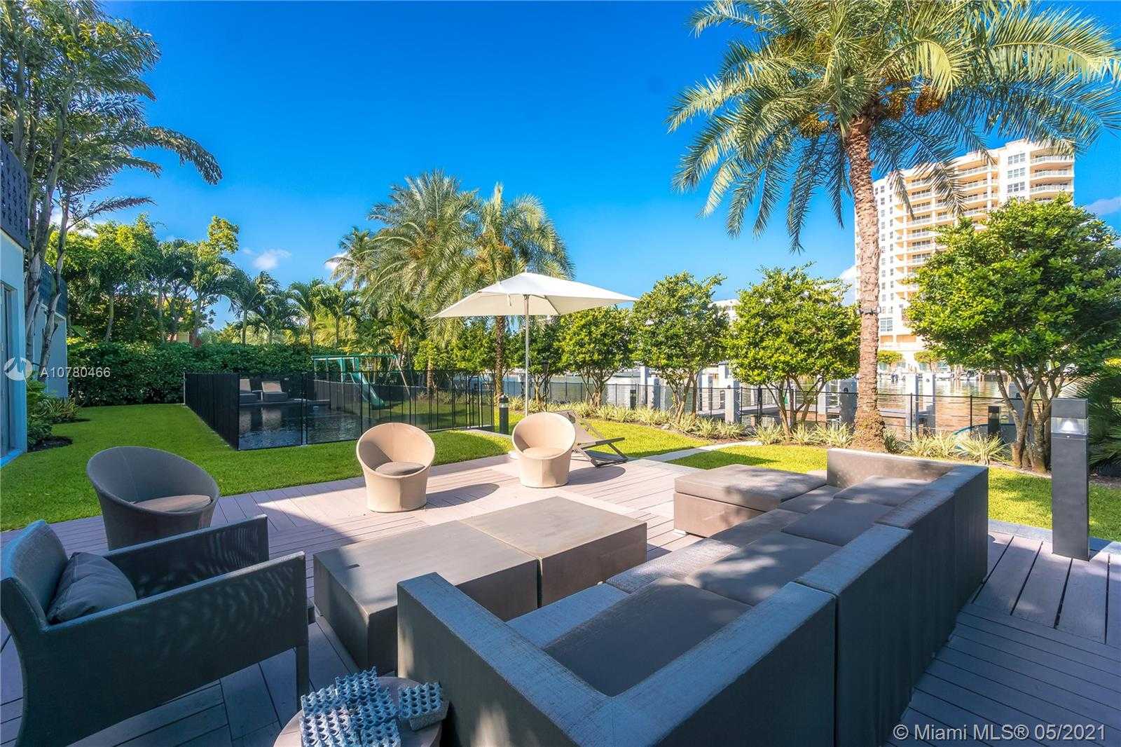 Small Image of 56 BAL BAY DR, Bal Harbour Number 20