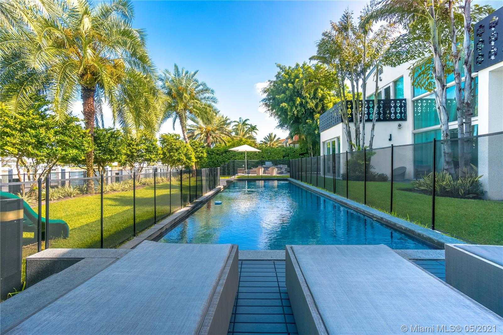Small Image of 56 BAL BAY DR, Bal Harbour Number 21