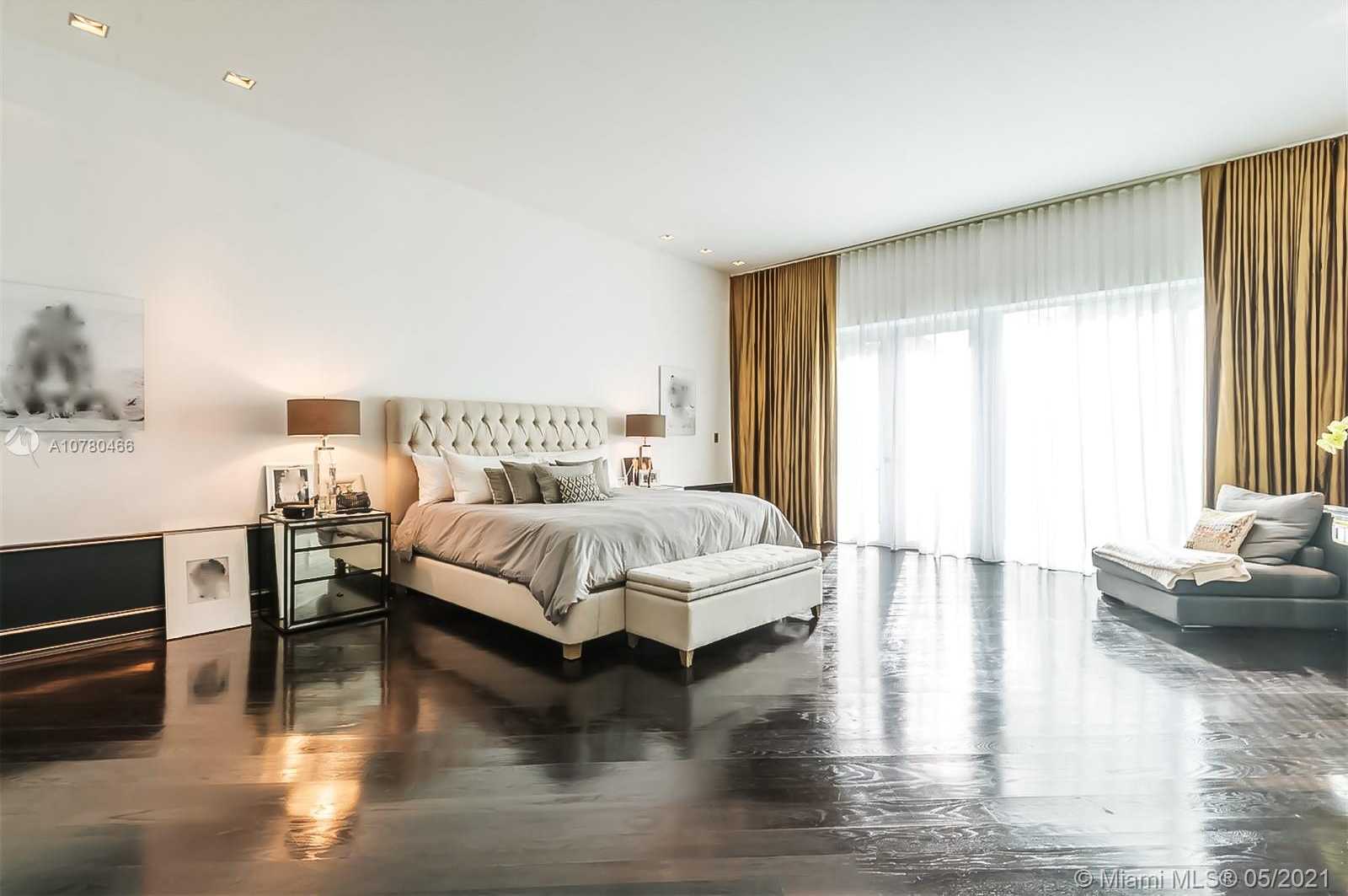 Small Image of 56 BAL BAY DR, Bal Harbour Number 24