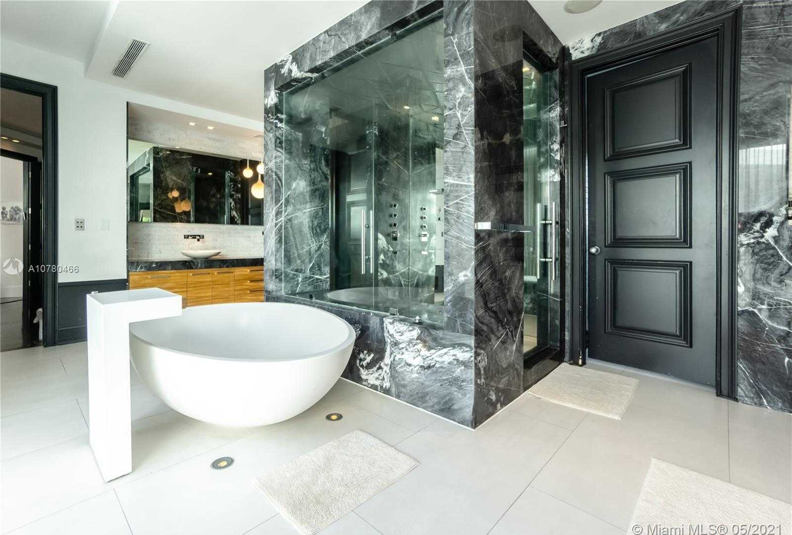Small Image of 56 BAL BAY DR, Bal Harbour Number 28