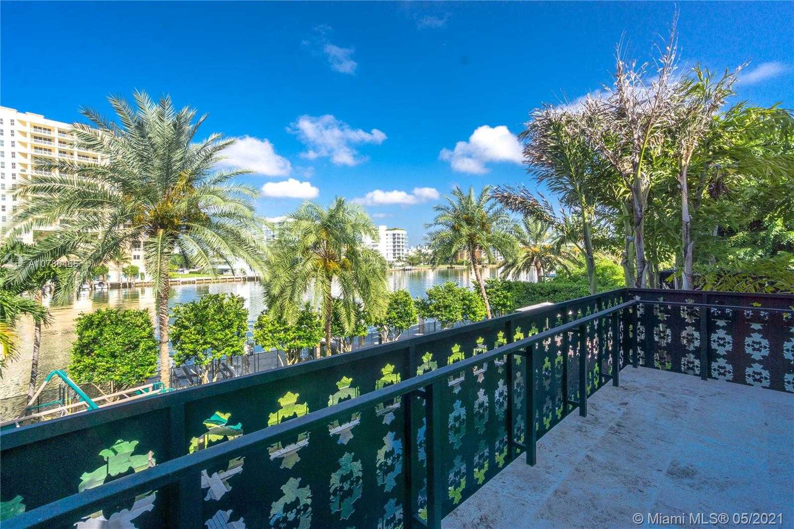 Small Image of 56 BAL BAY DR, Bal Harbour Number 29