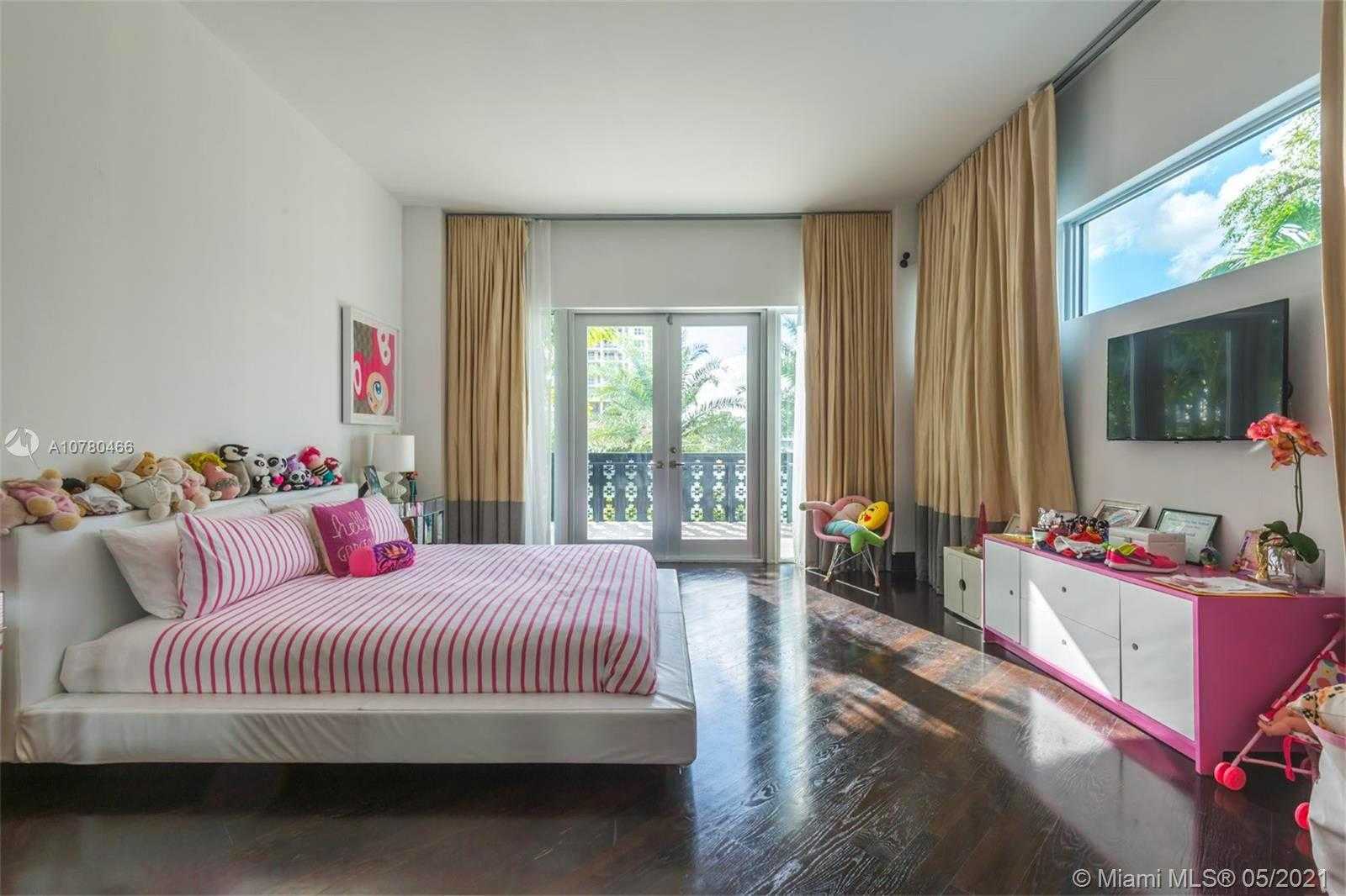 Small Image of 56 BAL BAY DR, Bal Harbour Number 36