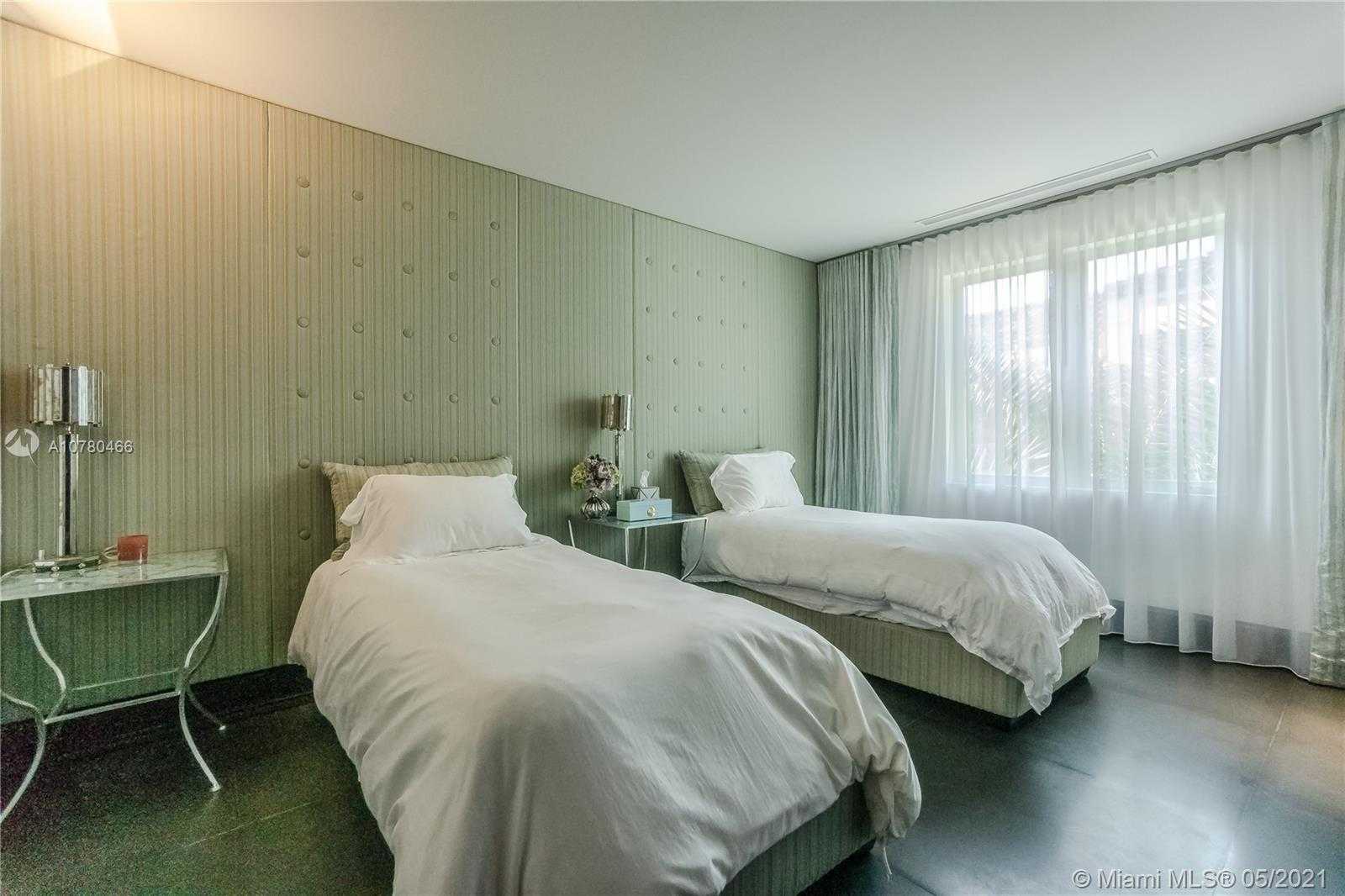 Small Image of 56 BAL BAY DR, Bal Harbour Number 38
