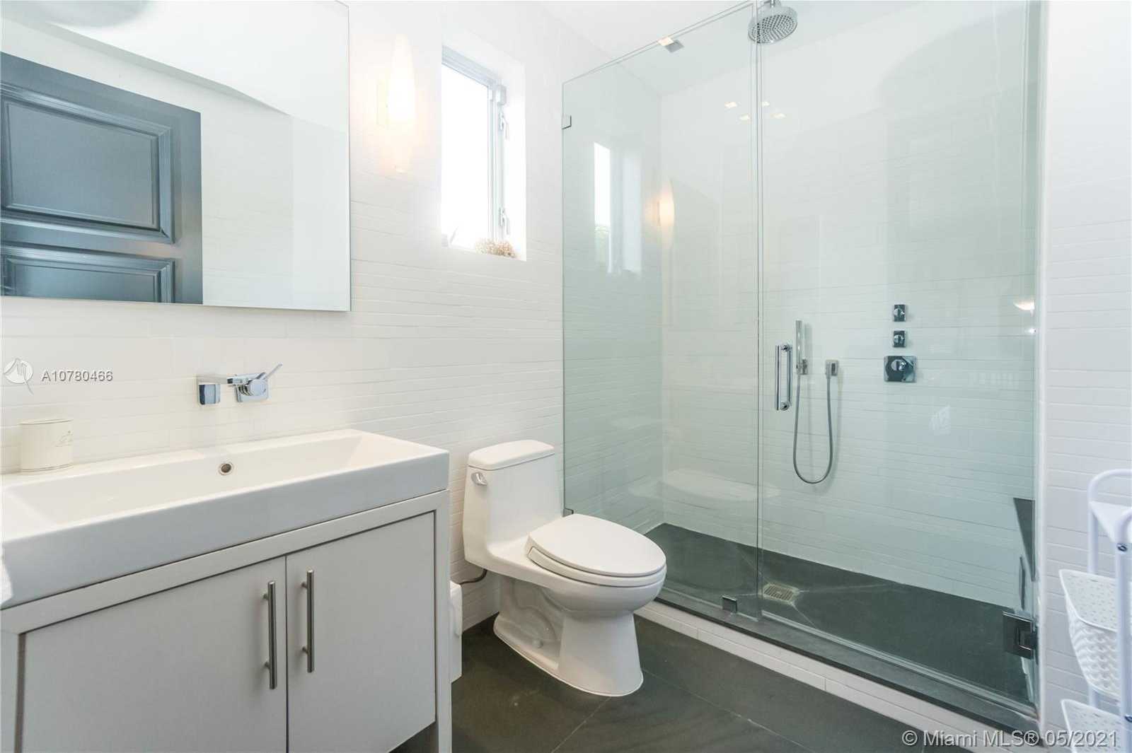 Small Image of 56 BAL BAY DR, Bal Harbour Number 39
