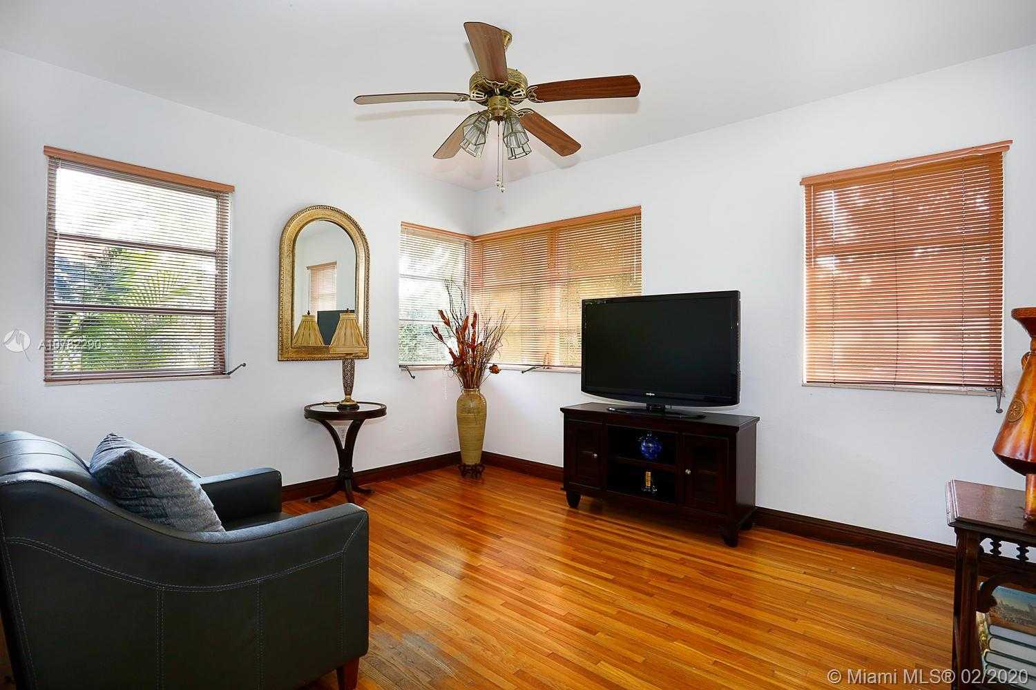 Small Image of 1541 PALANCIA AVE, Coral Gables Number 14