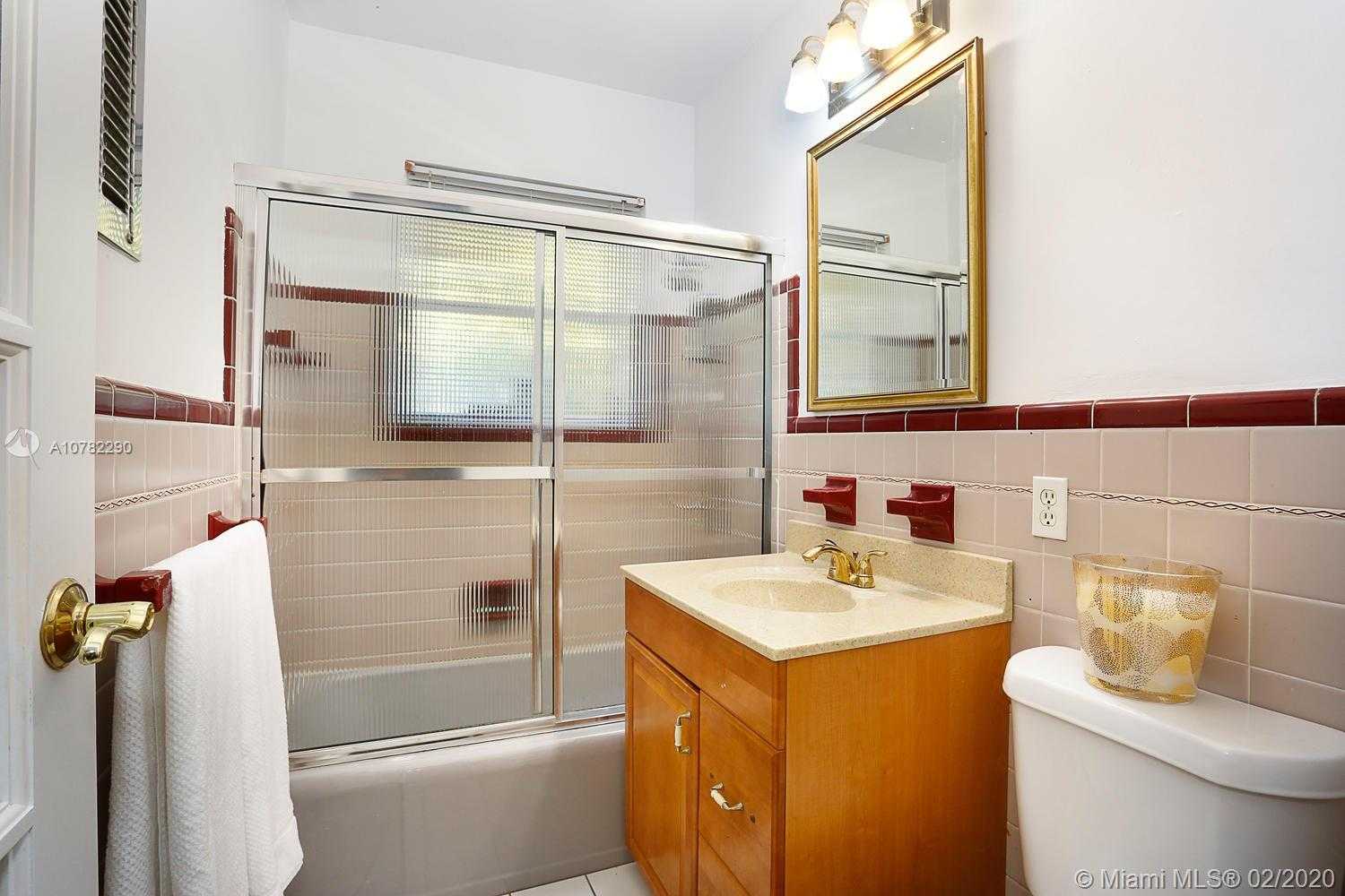 Small Image of 1541 PALANCIA AVE, Coral Gables Number 16