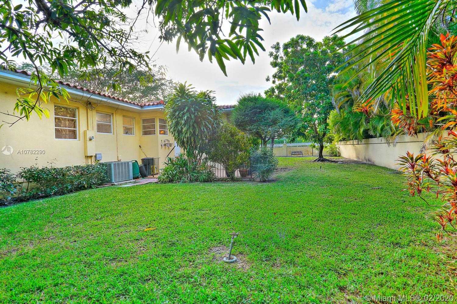 Small Image of 1541 PALANCIA AVE, Coral Gables Number 18