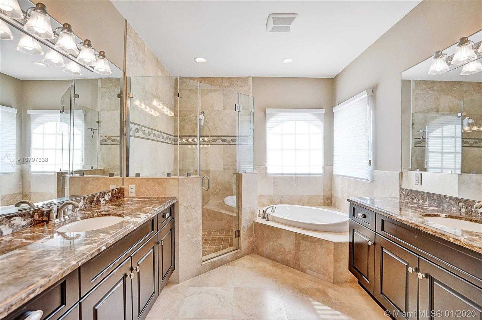 Small Image of 5561 NORTH EAST 33RD AVE, Fort Lauderdale Number 55