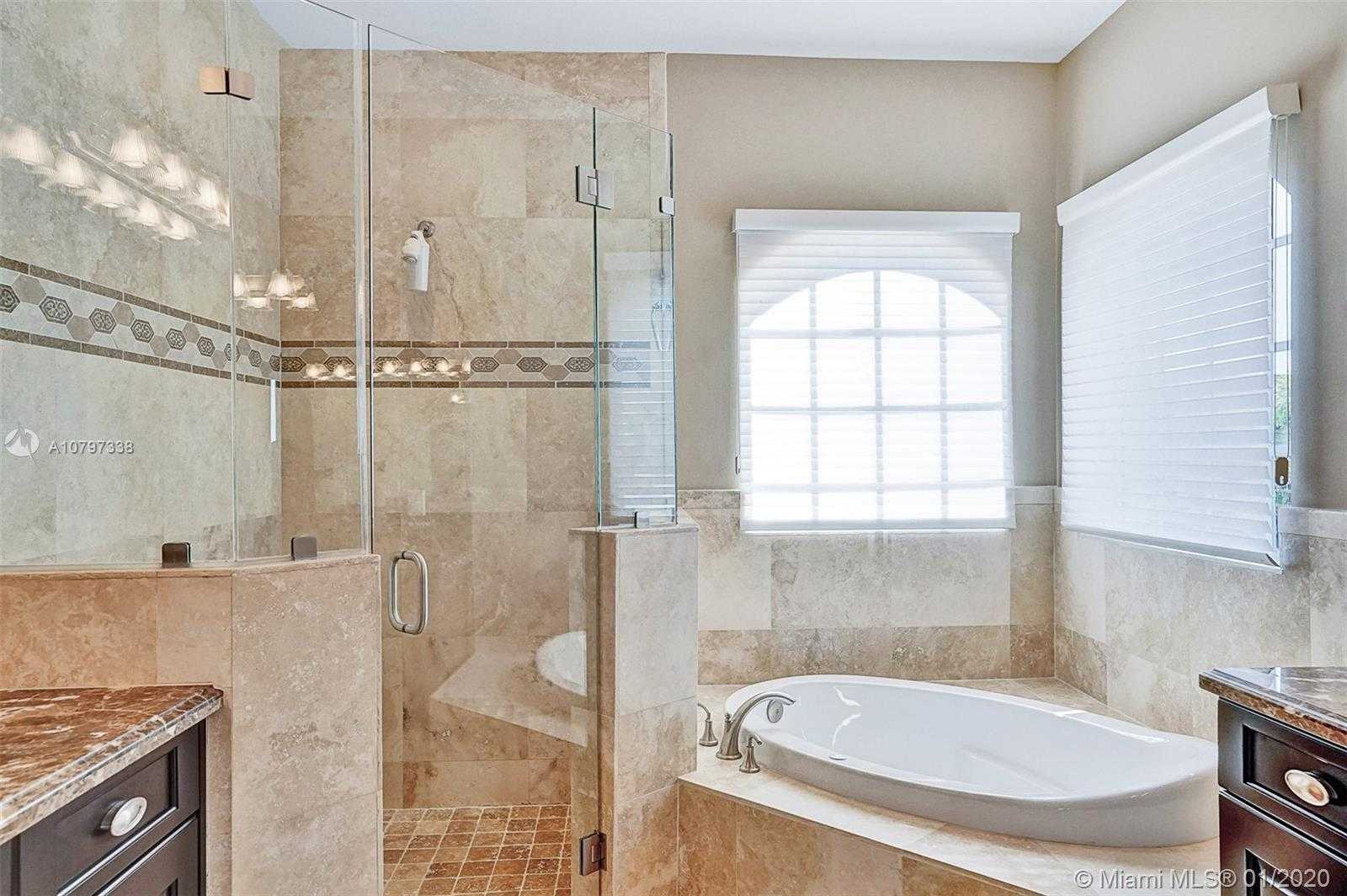 Small Image of 5561 NORTH EAST 33RD AVE, Fort Lauderdale Number 56