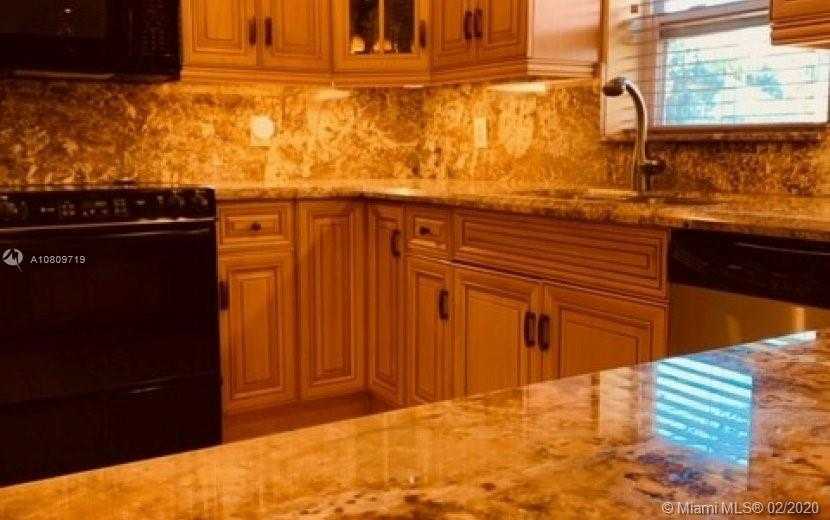 Small Image of 8335 NORTH WEST 80TH ST, Tamarac Number 14