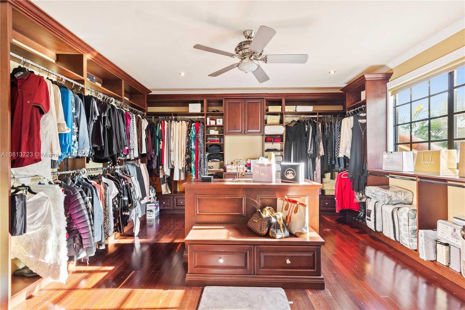 Small Image of 9439 NORTH WEST 54TH DORAL CIR LN, Doral Number 11