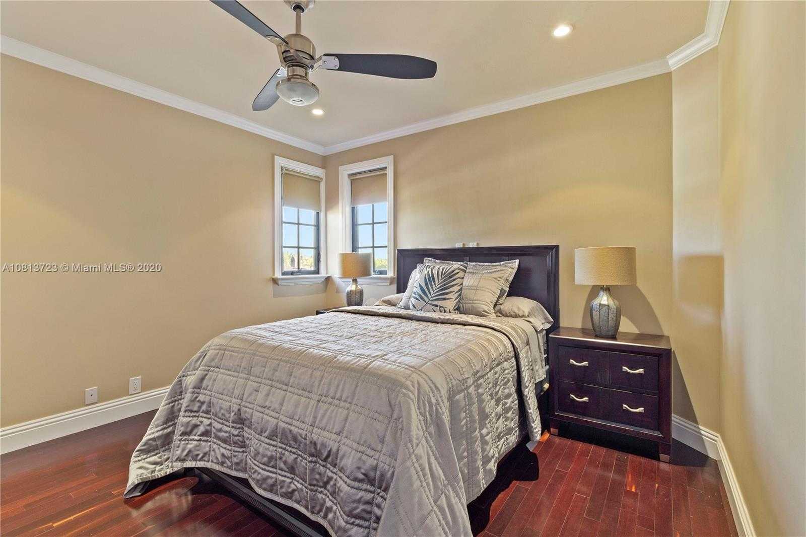 Small Image of 9439 NORTH WEST 54TH DORAL CIR LN, Doral Number 13
