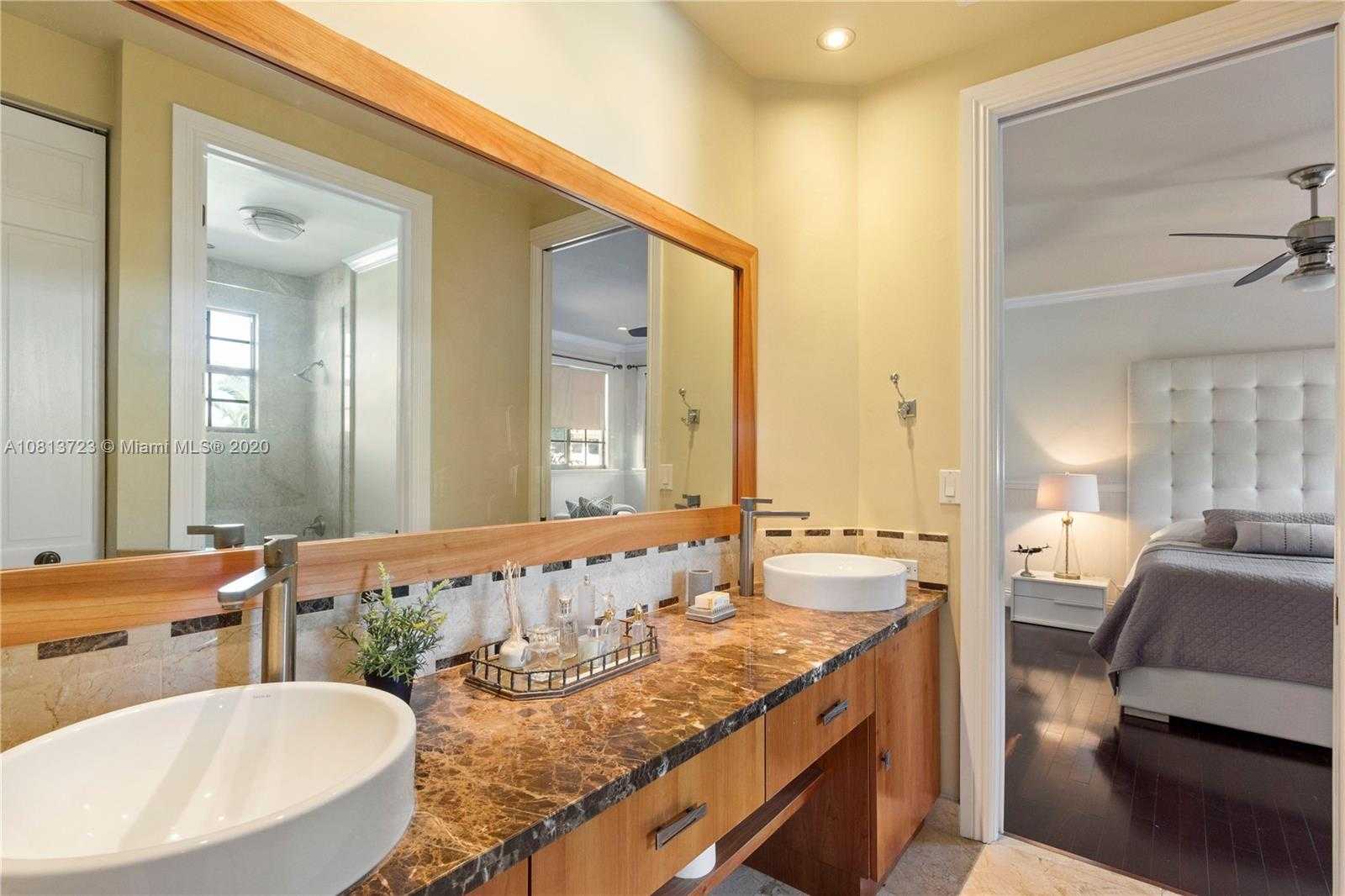 Small Image of 9439 NORTH WEST 54TH DORAL CIR LN, Doral Number 14