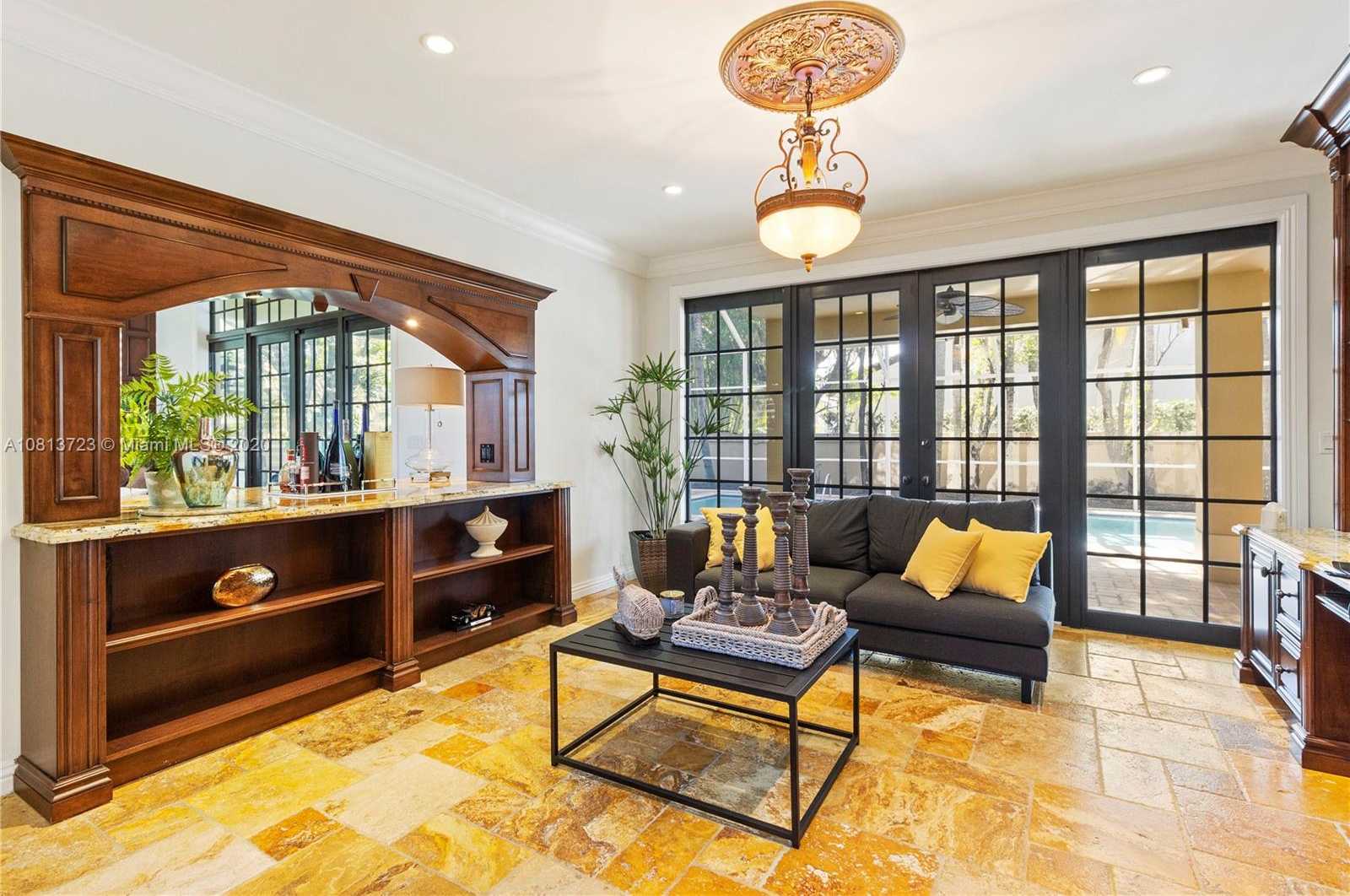 Small Image of 9439 NORTH WEST 54TH DORAL CIR LN, Doral Number 3