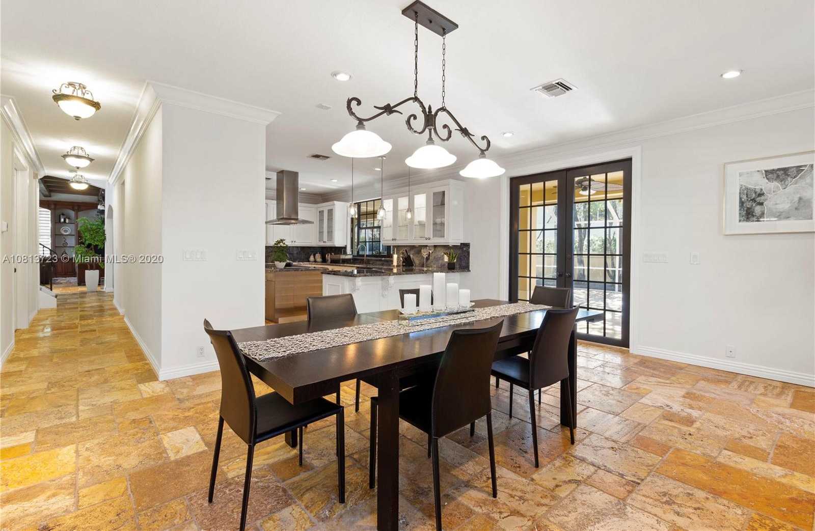Small Image of 9439 NORTH WEST 54TH DORAL CIR LN, Doral Number 4