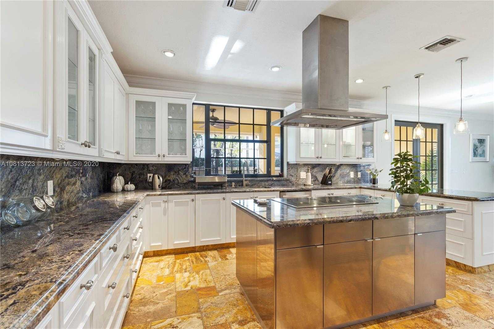 Small Image of 9439 NORTH WEST 54TH DORAL CIR LN, Doral Number 5