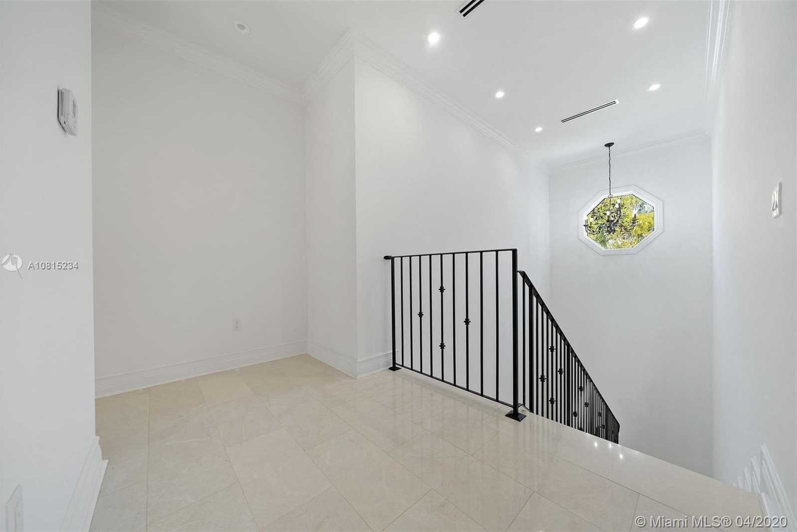 Small Image of 800 CATALONIA AVE, Coral Gables Number 30