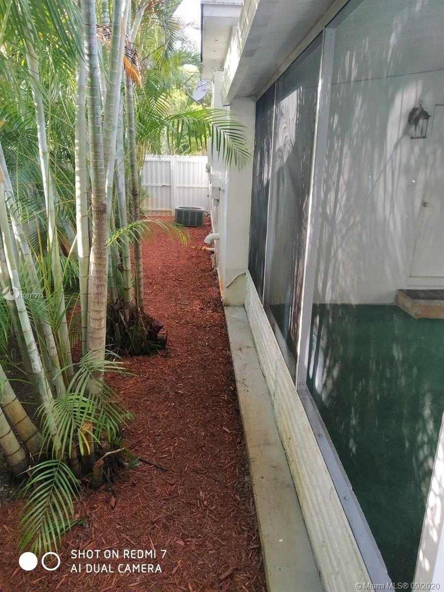 Small Image of 710 NORTH EAST 121ST ST, Biscayne Park Number 32