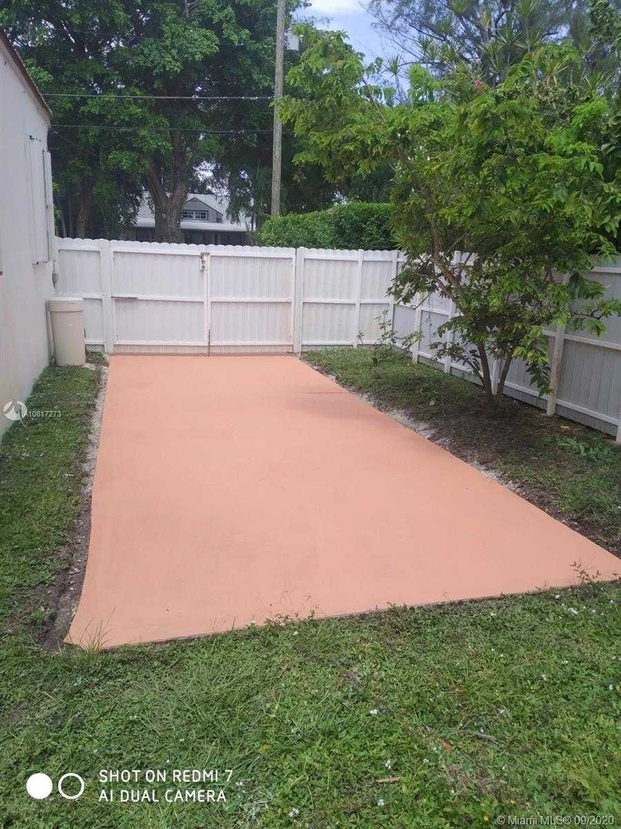 Small Image of 710 NORTH EAST 121ST ST, Biscayne Park Number 33