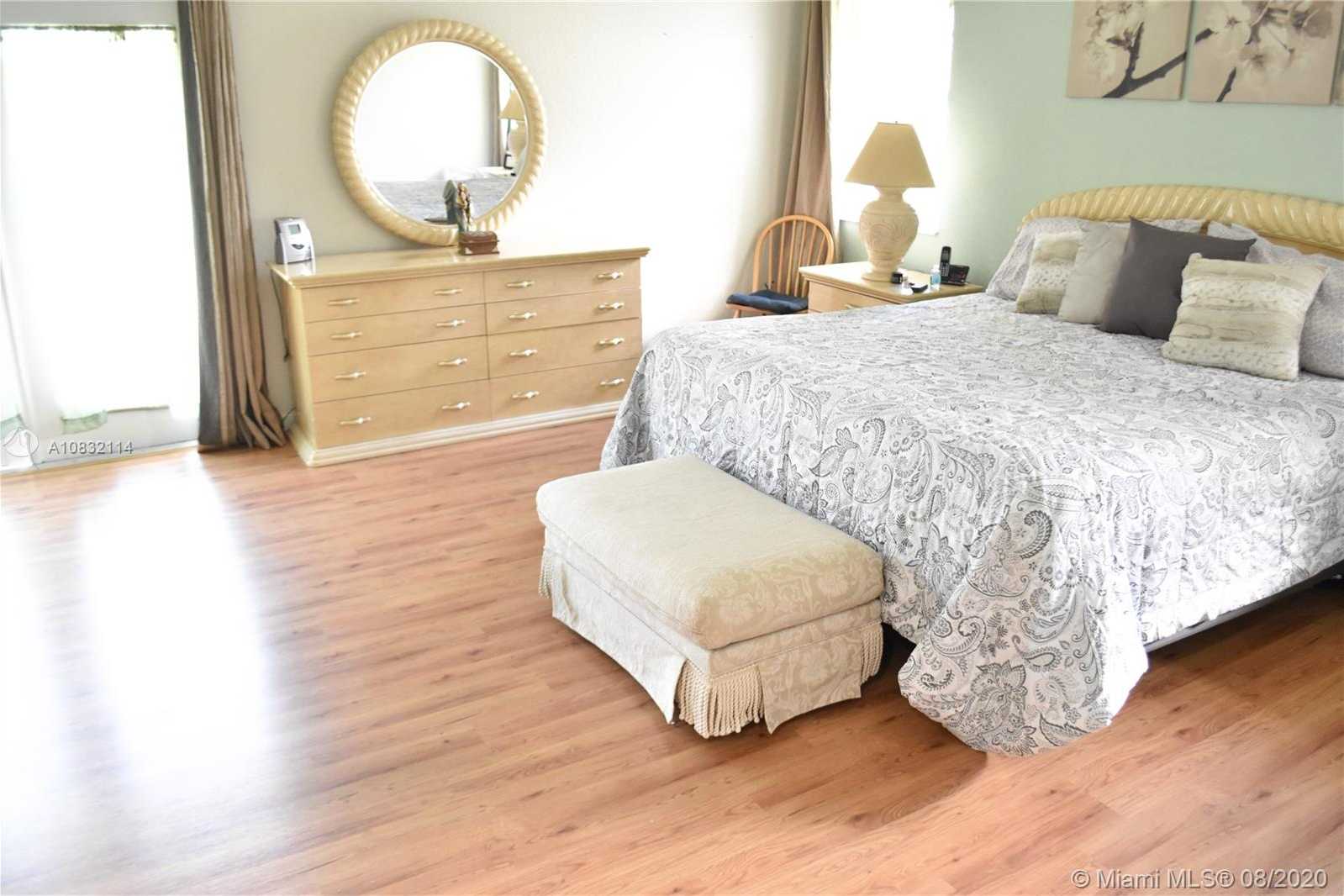 Small Image of 16005 NORTH WEST 82ND CT, Miami Lakes Number 25