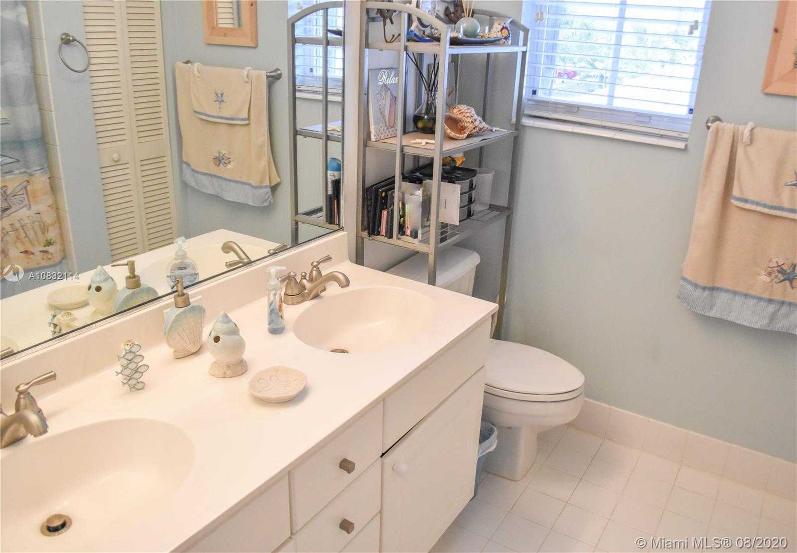 Small Image of 16005 NORTH WEST 82ND CT, Miami Lakes Number 30