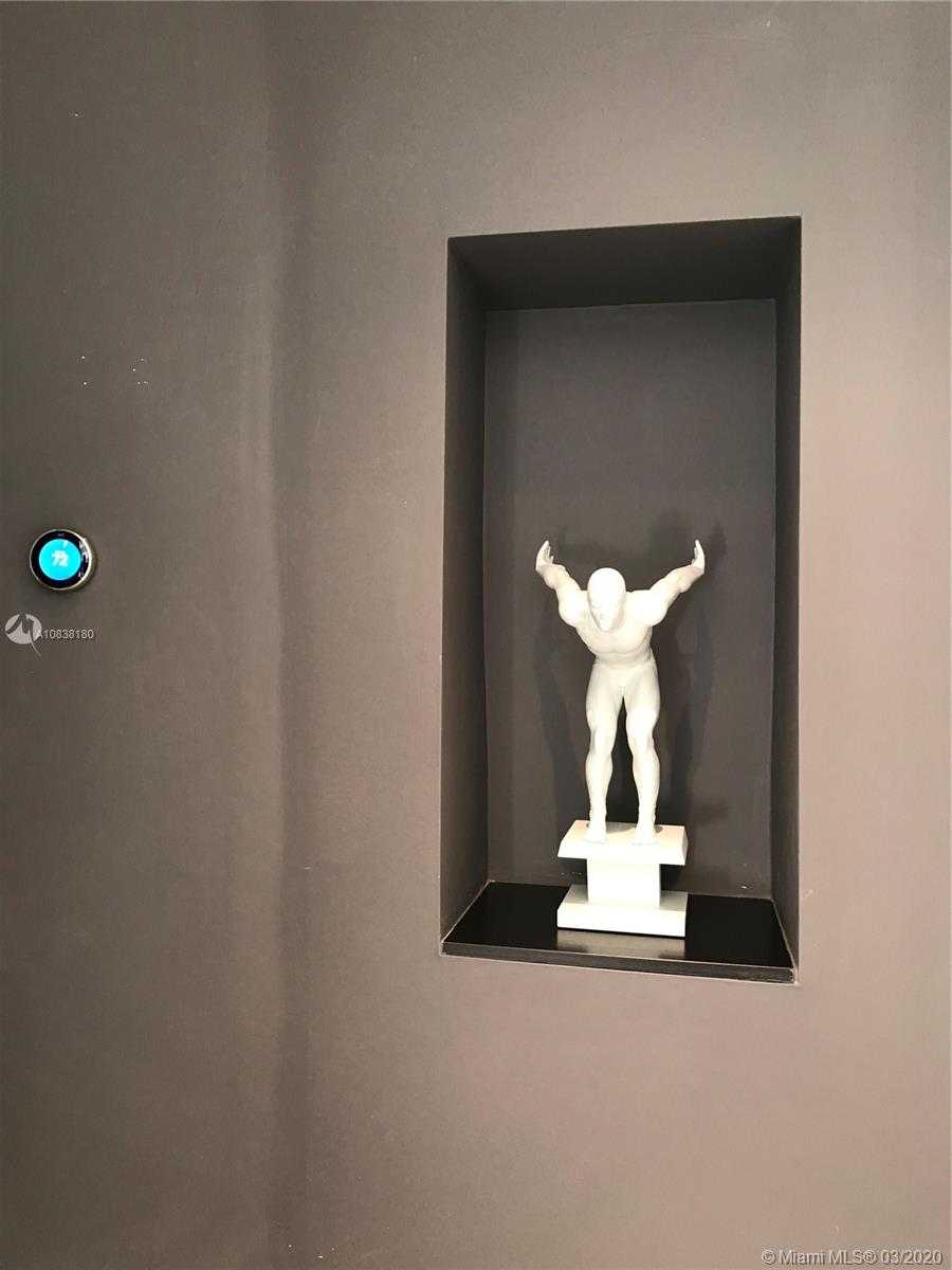 Small Object Image