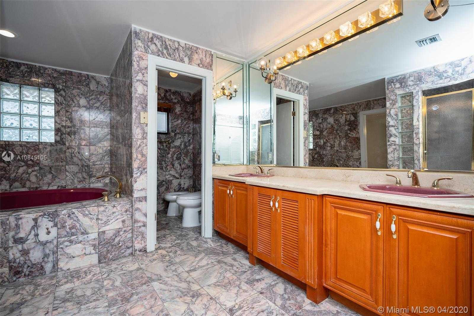 Small Image of 16720 NORTH WEST 78TH PL, Miami Lakes Number 21