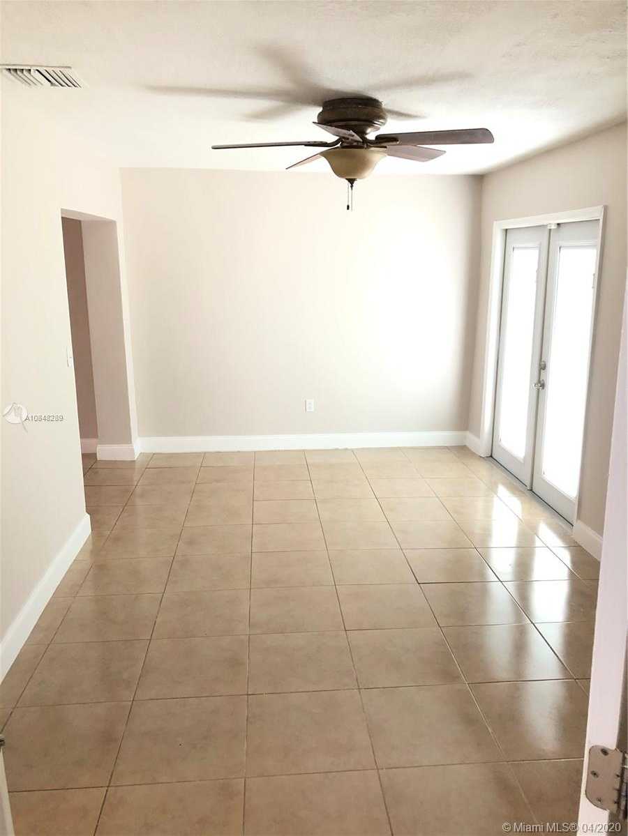 Small Image of 9401 NORTH WEST 81ST MNR, Tamarac Number 15
