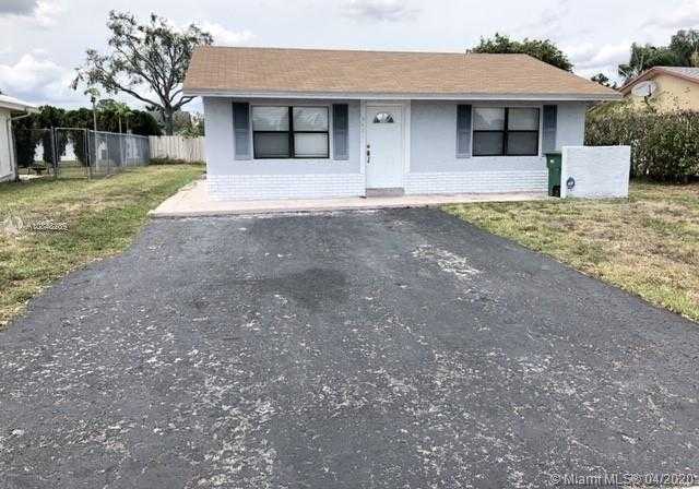 Small Image of 9401 NORTH WEST 81ST MNR, Tamarac Number 2